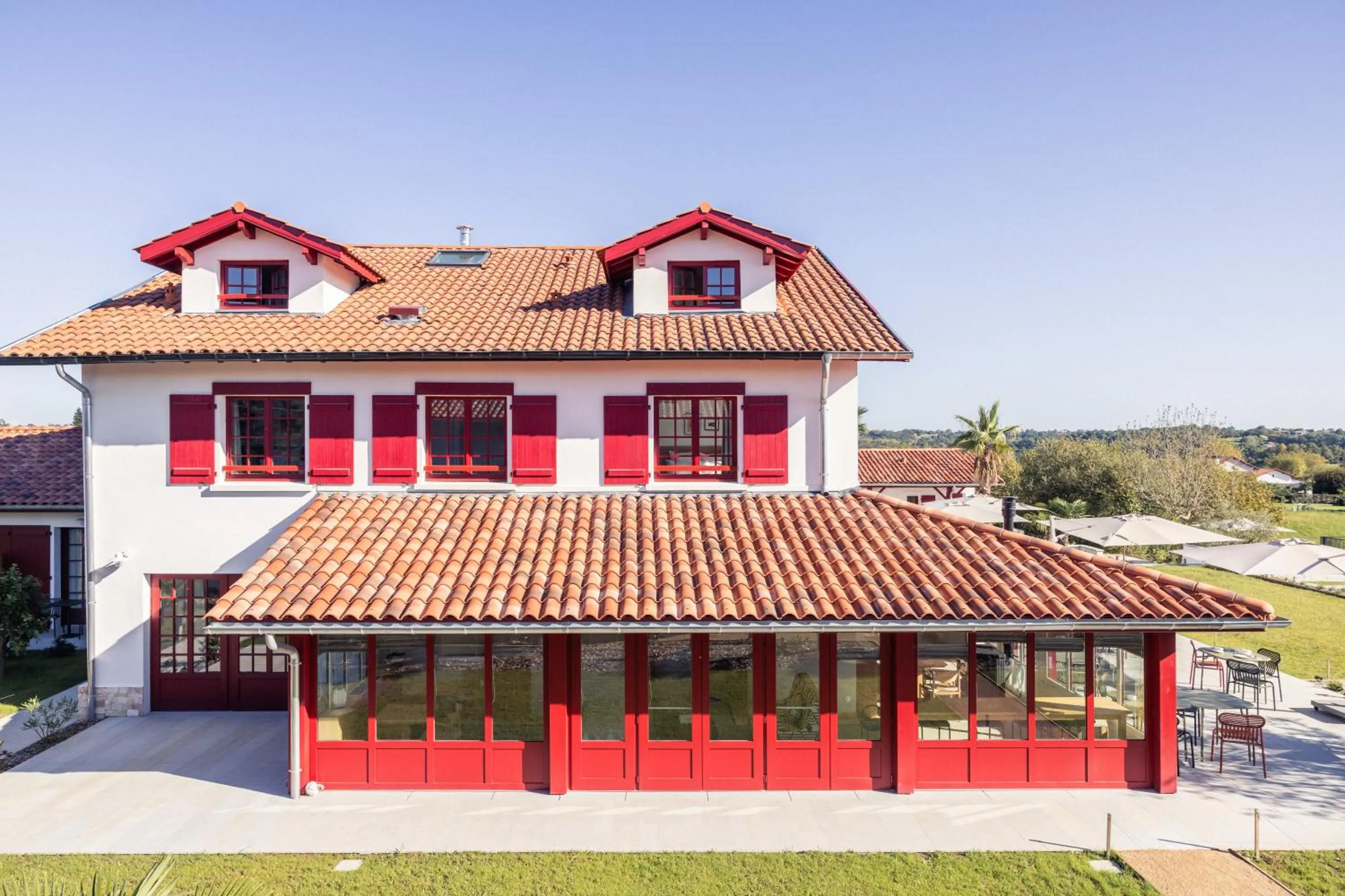 Balcony/Terrace in Hôtel INDARRA & SPA - Piscine