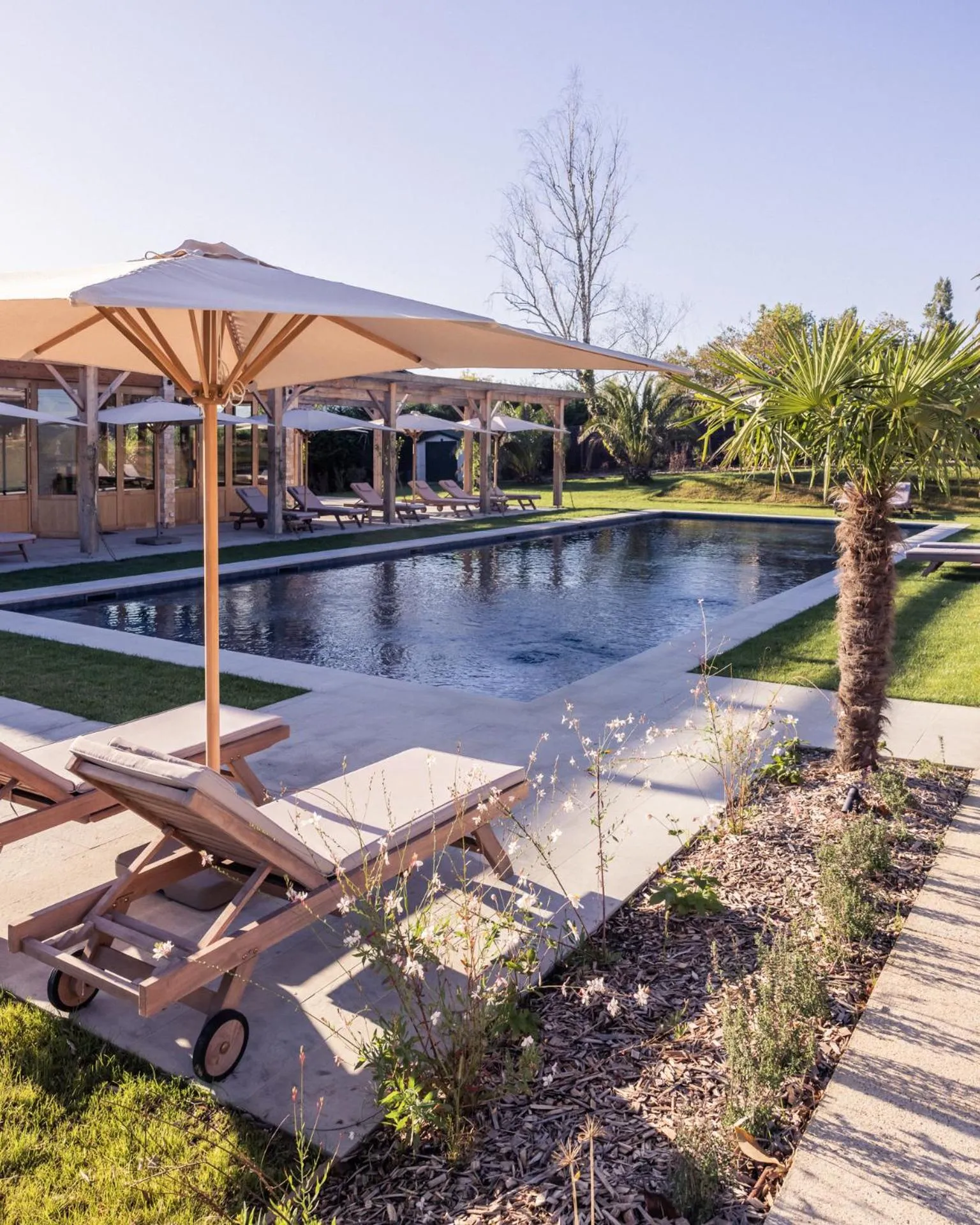 Day in Hôtel INDARRA & SPA - Piscine