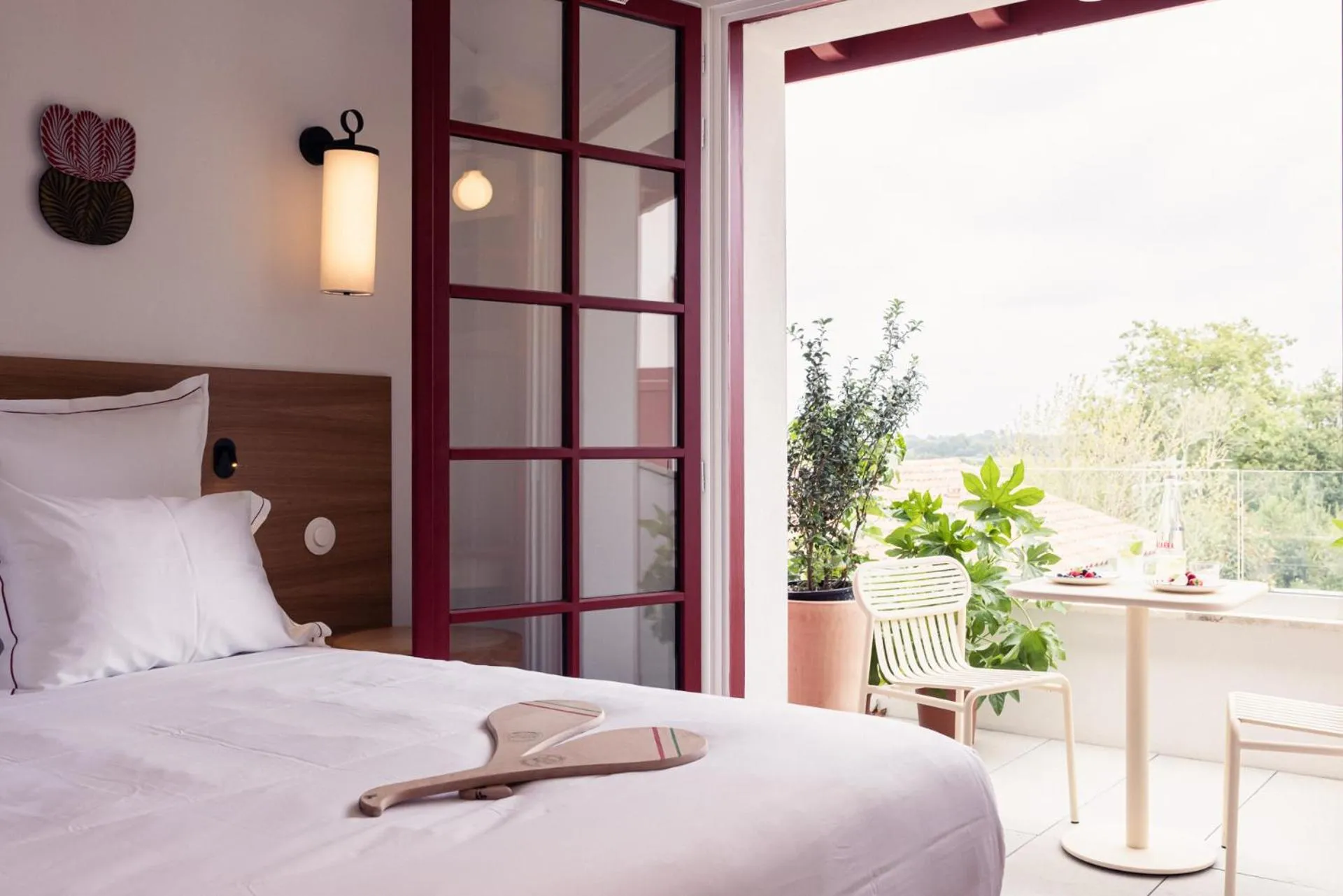 Photo of the whole room, Bed in Hôtel INDARRA & SPA - Piscine