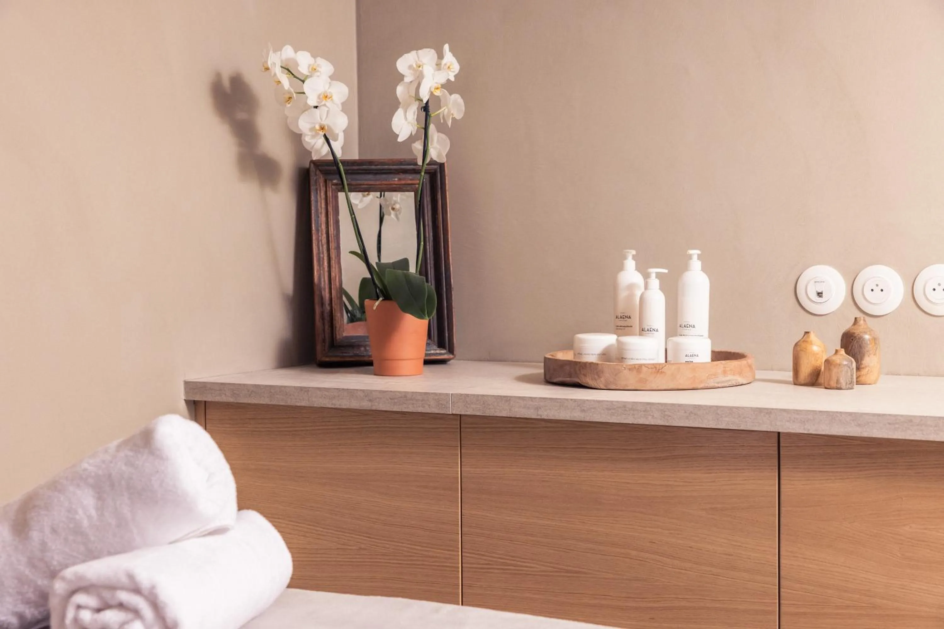 Spa and wellness centre/facilities in Hôtel INDARRA & SPA - Piscine