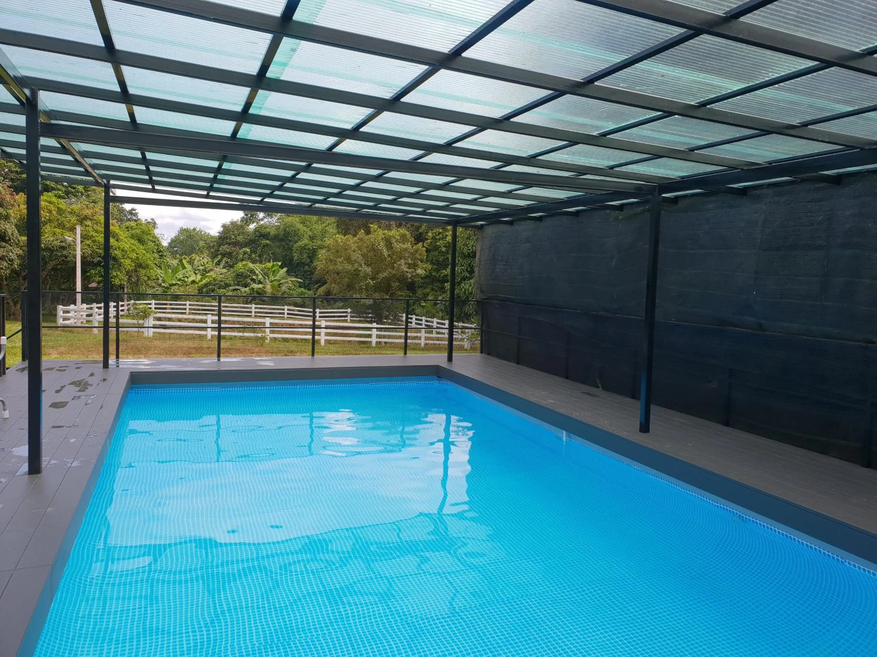 Swimming pool in Phutawan Pundao