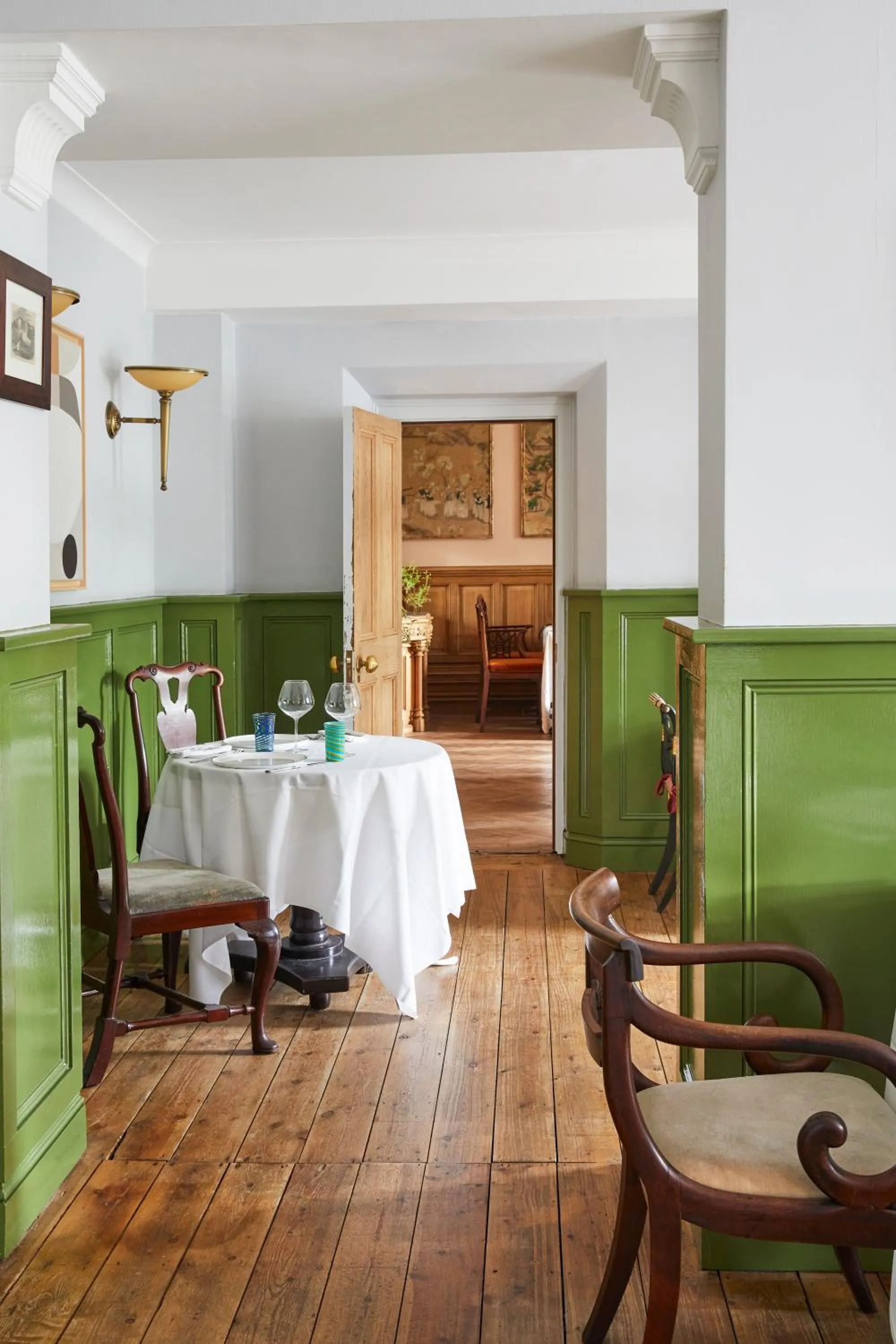 Restaurant/places to eat in Oakley Court