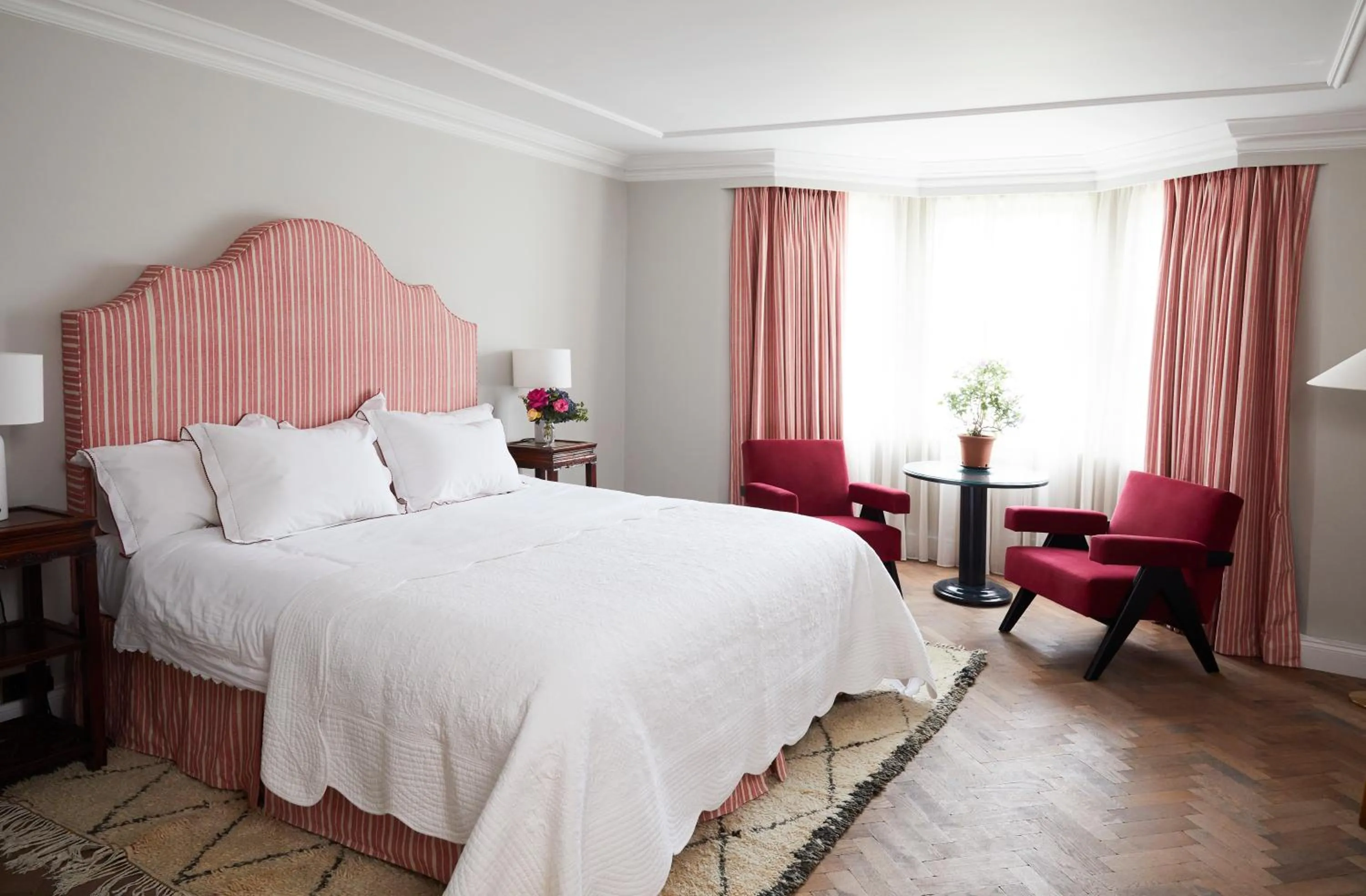 Bedroom, Bed in Oakley Court