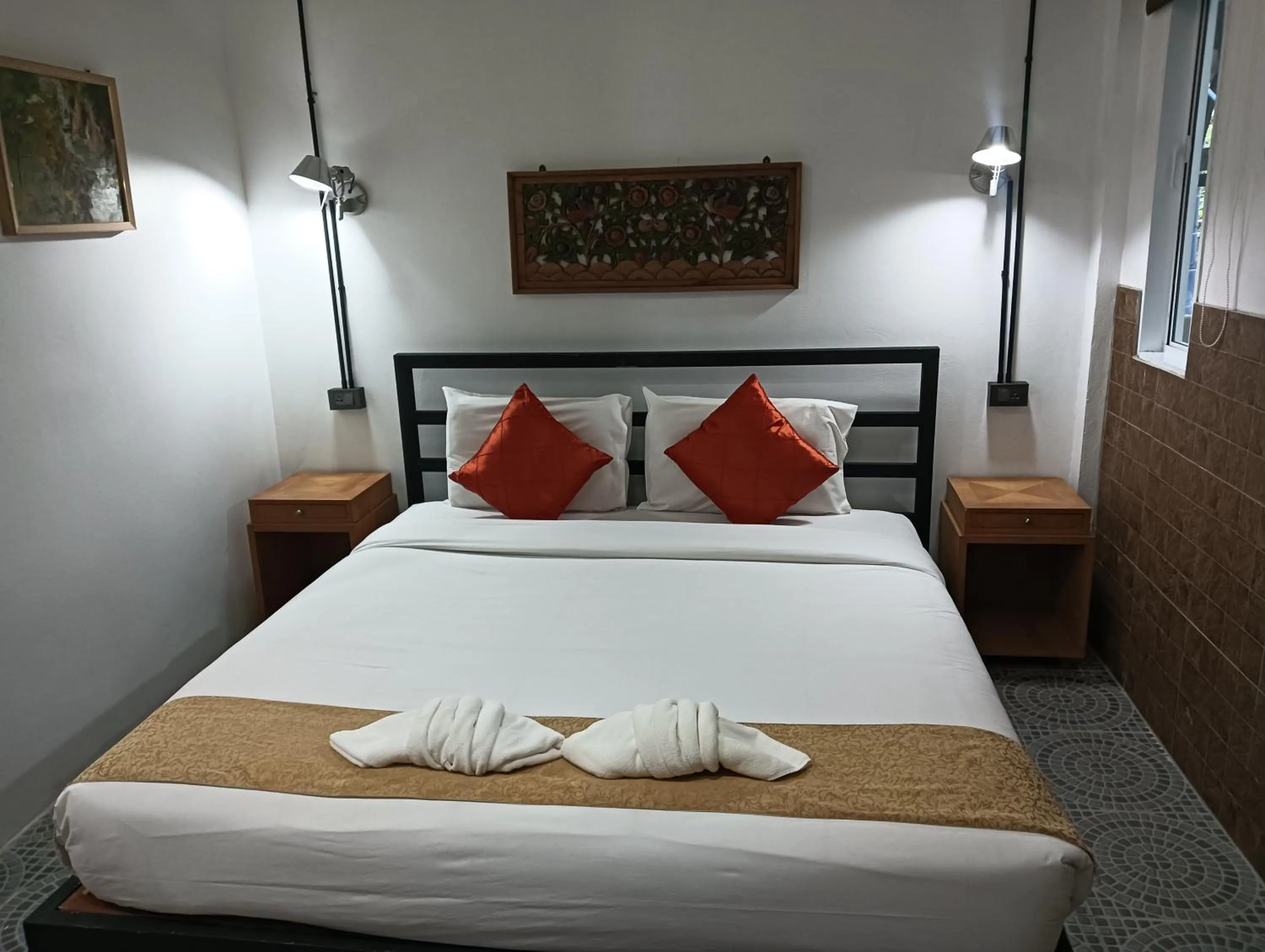 Bed in White Jail at Koh Tao Hostel