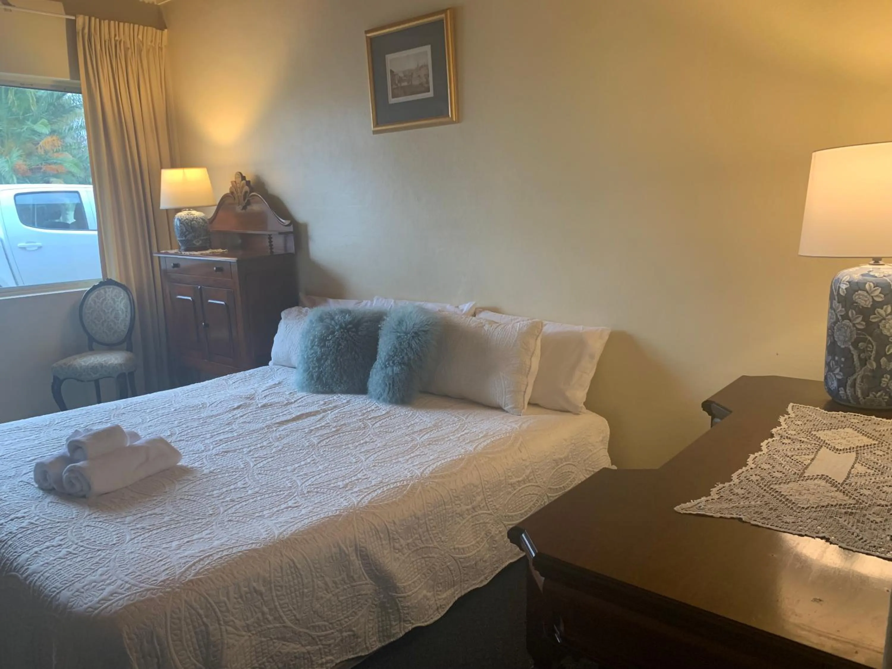 Bedroom, Bed in Temora Motel