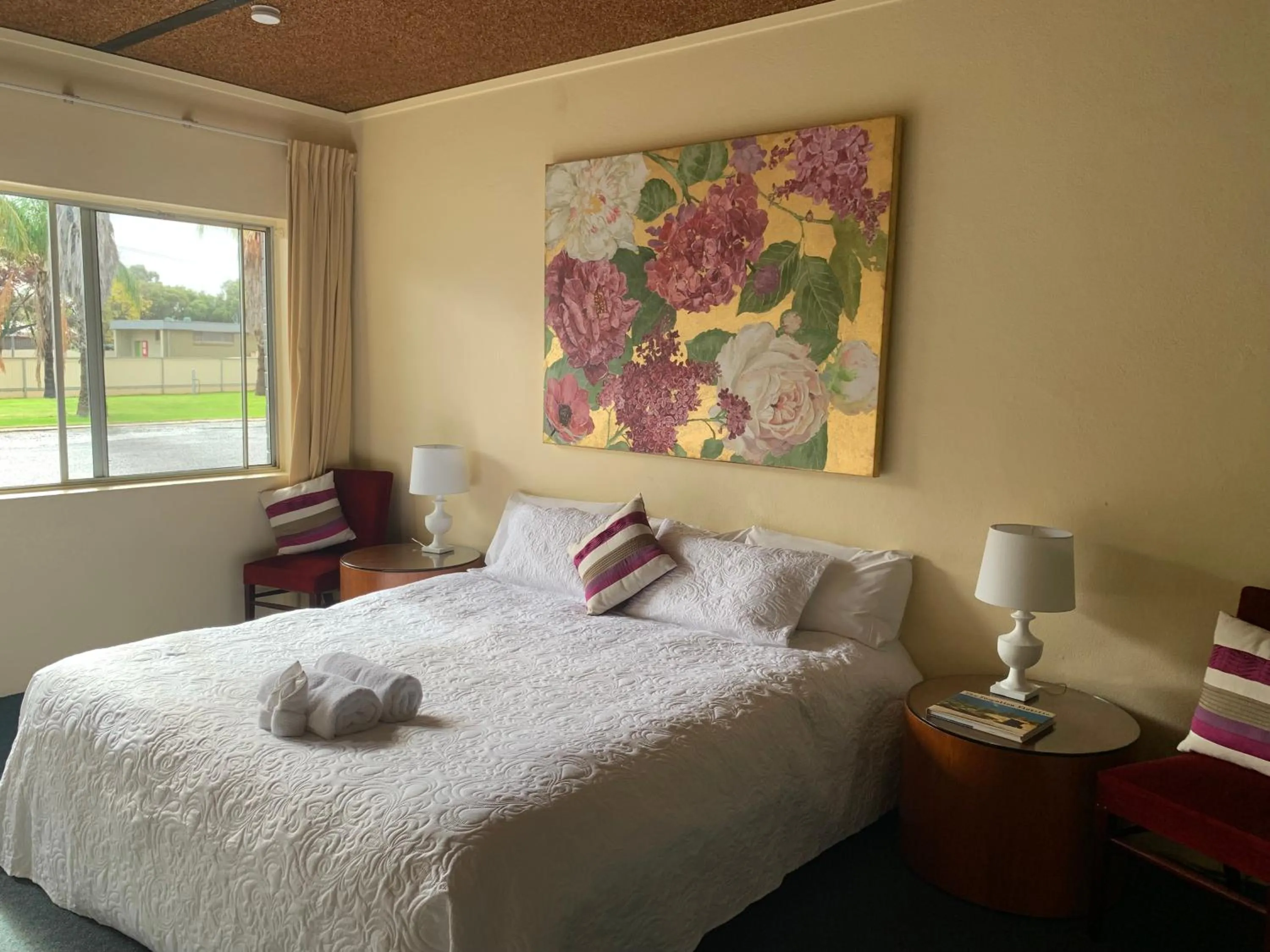 Bedroom, Bed in Temora Motel