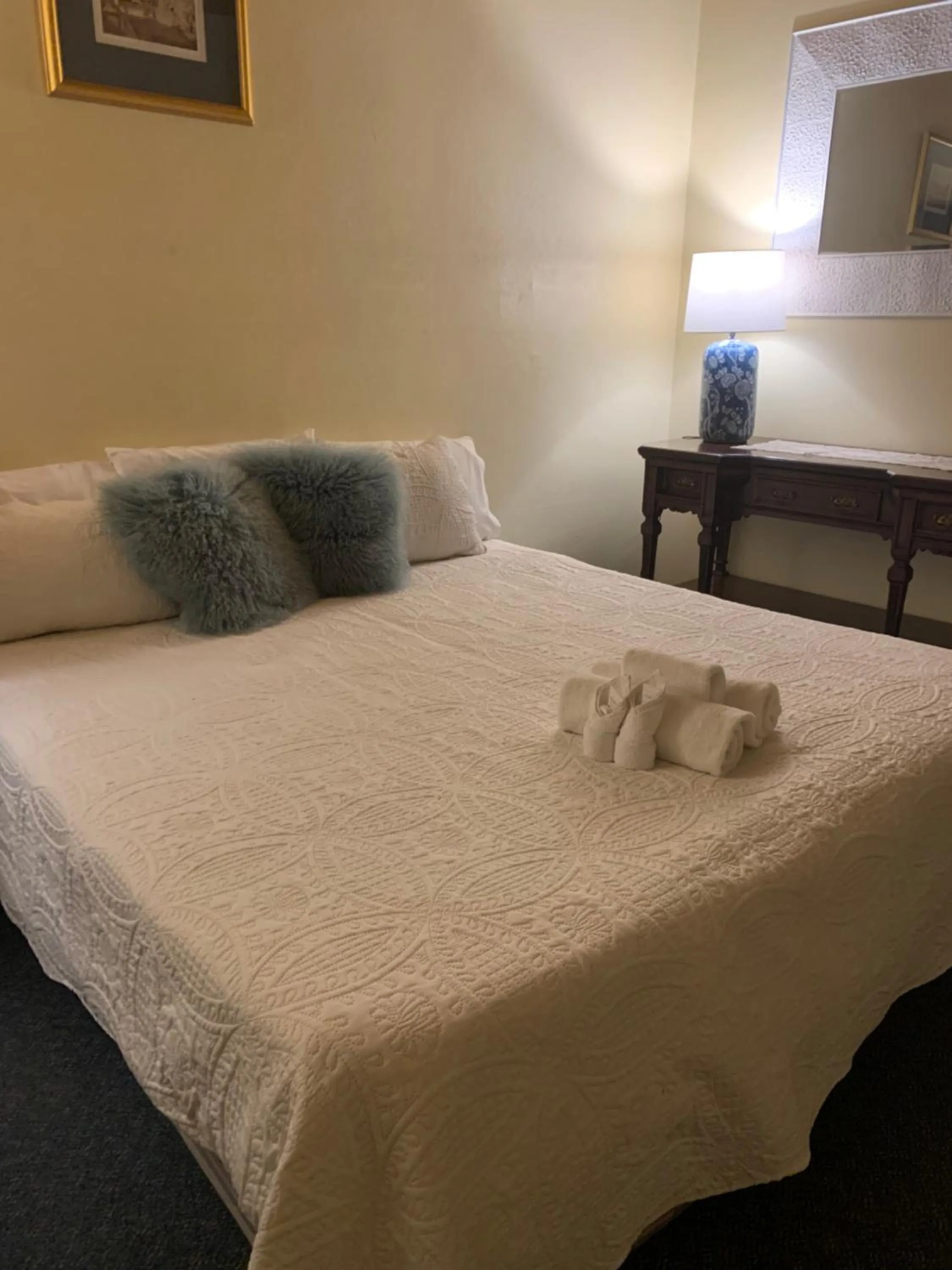 Bedroom, Bed in Temora Motel