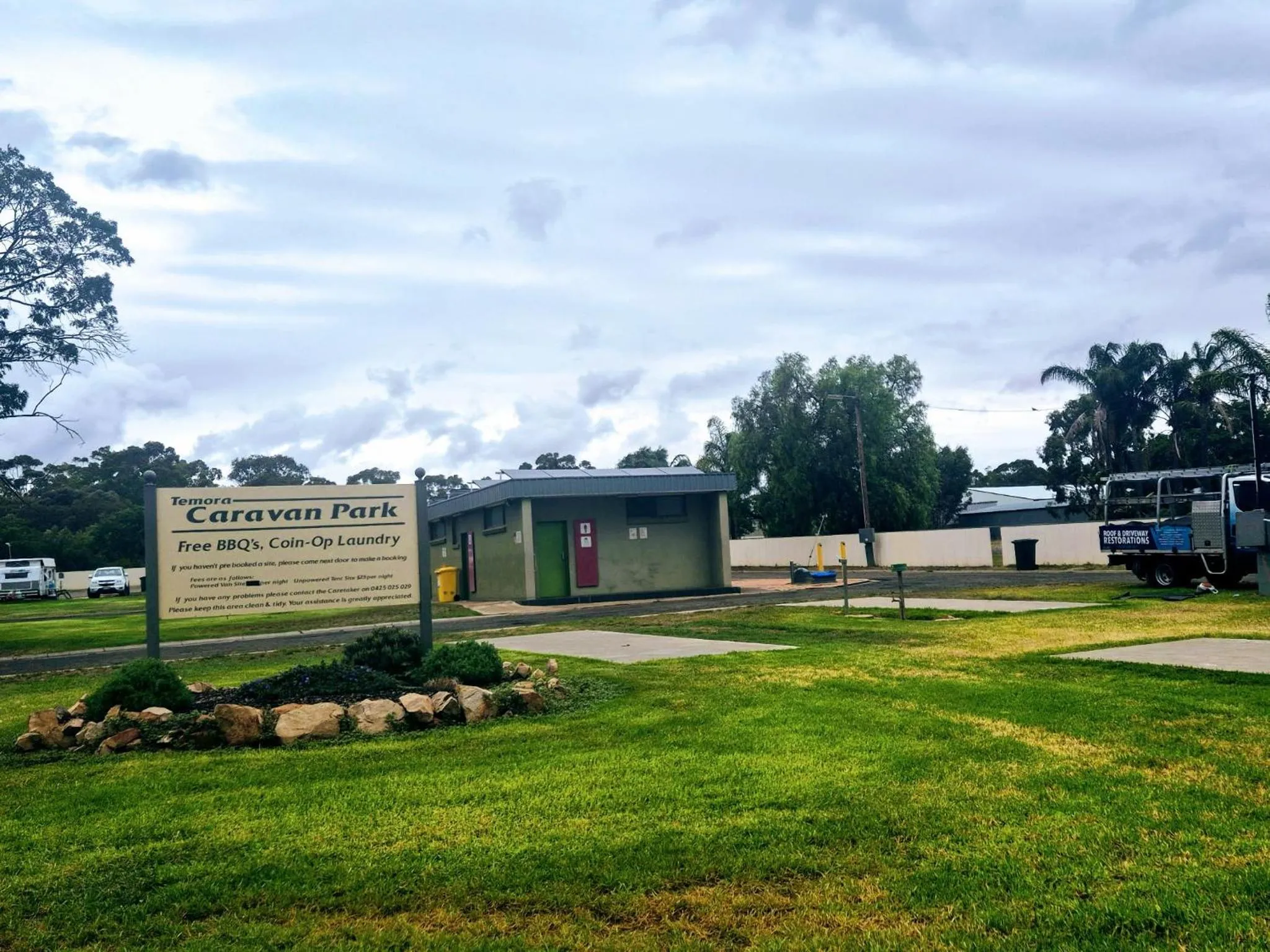 Garden view in Temora Motel - UNDER NEW MANAGEMENT