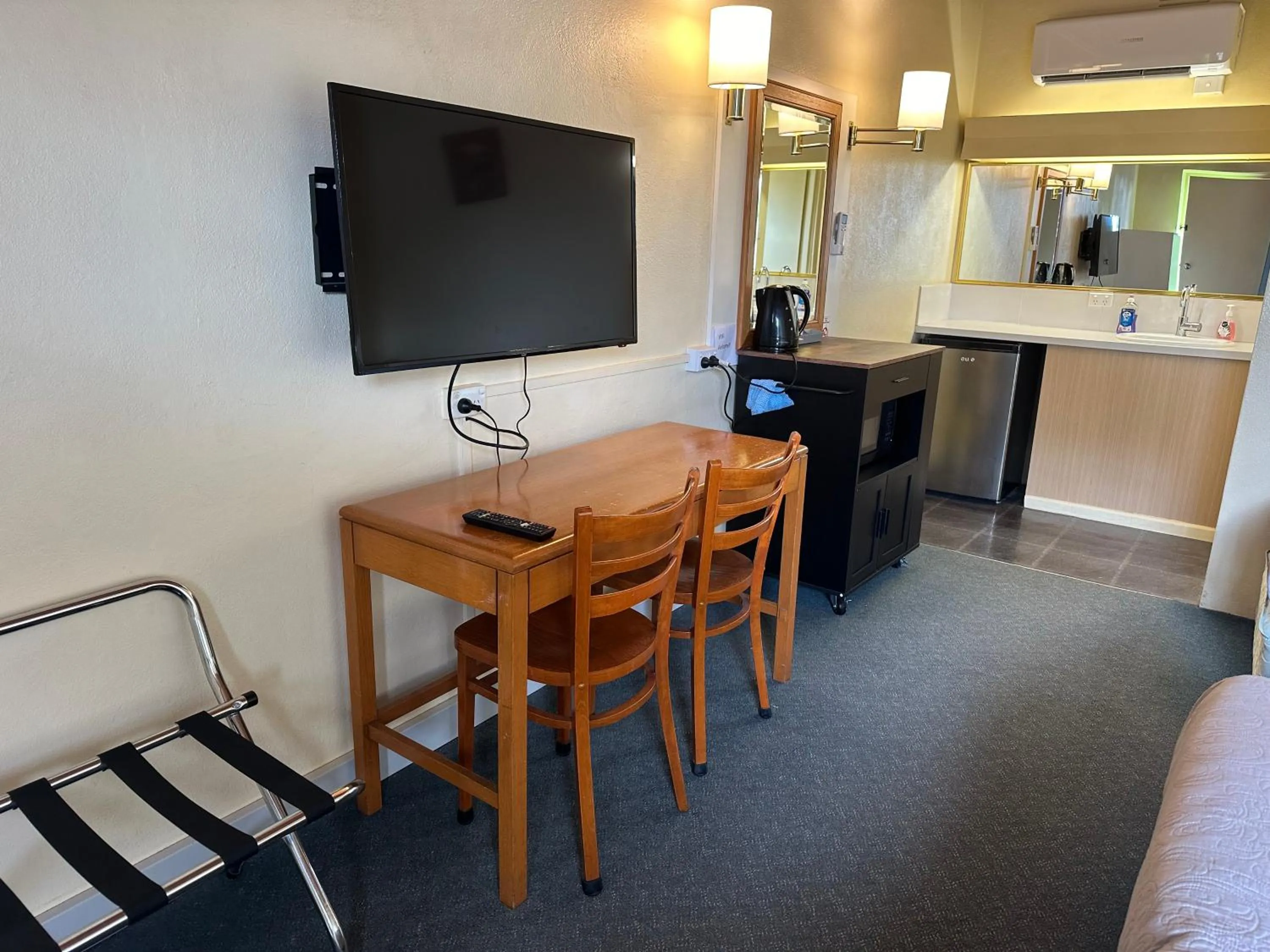 TV and multimedia in Temora Motel