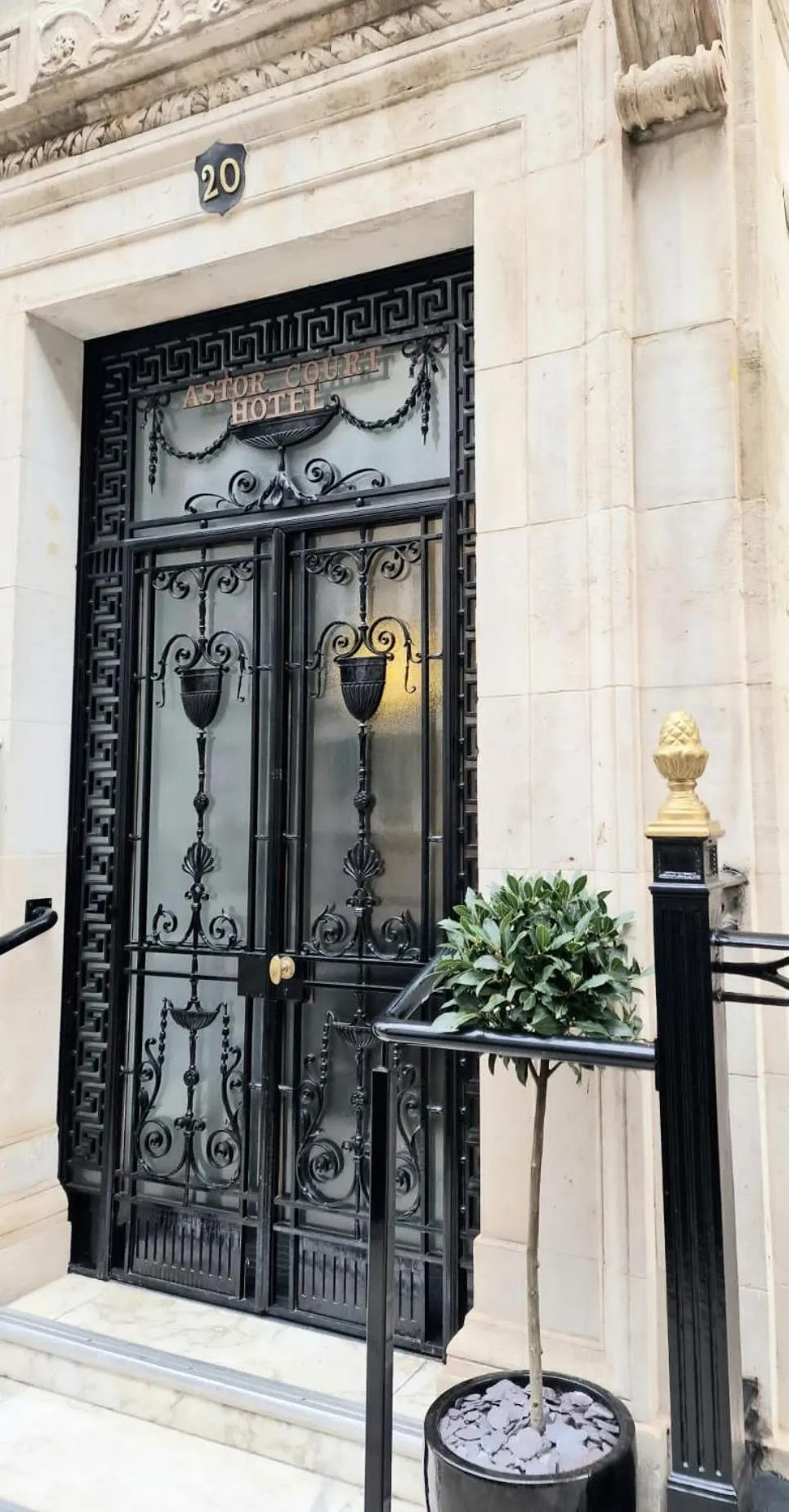 Facade/entrance in Astor Court Hotel