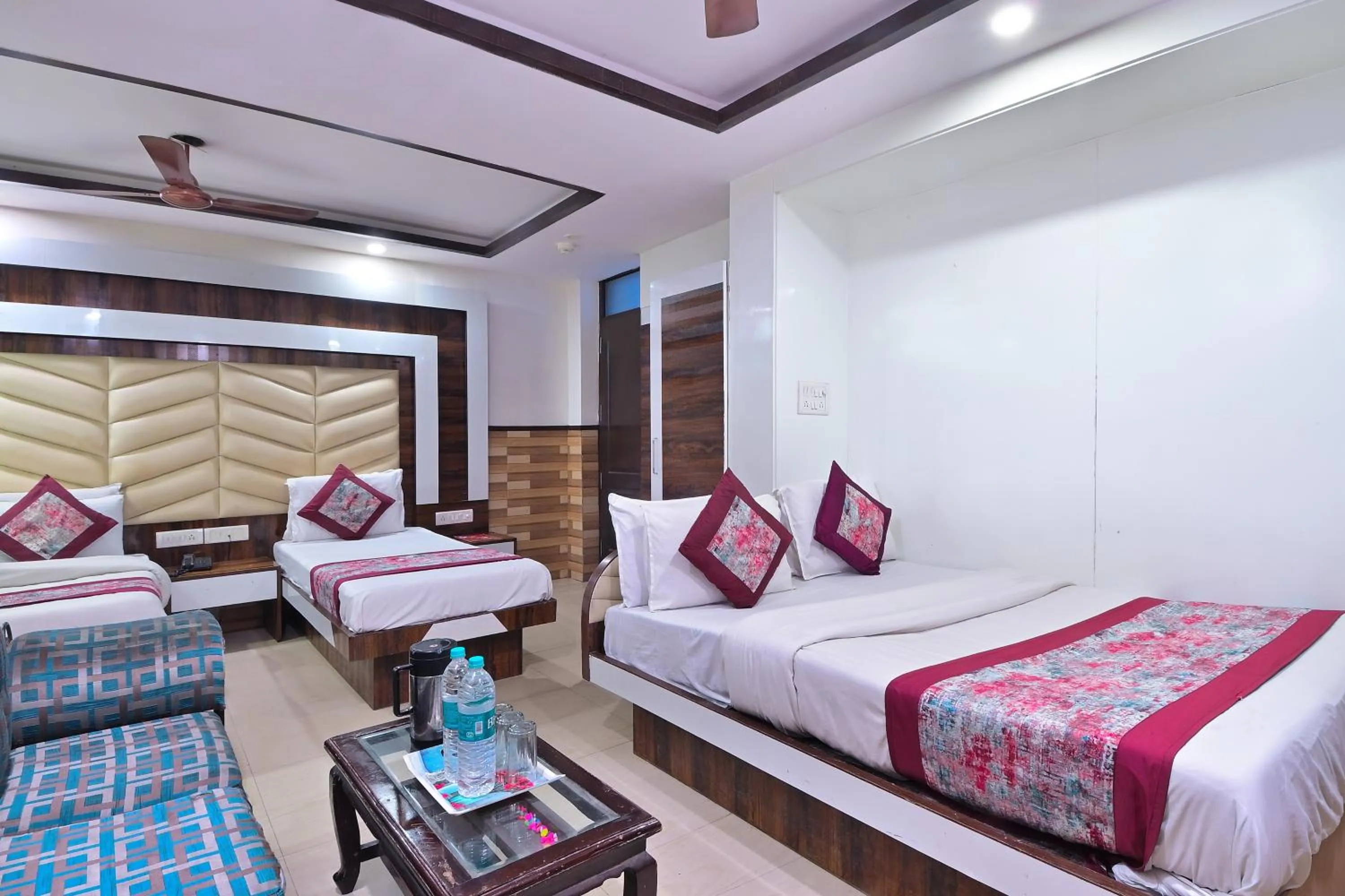 Bedroom, Bed in Hotel Glow Inn Paharganj-3 Mins Walk From New Delhi Railway Station