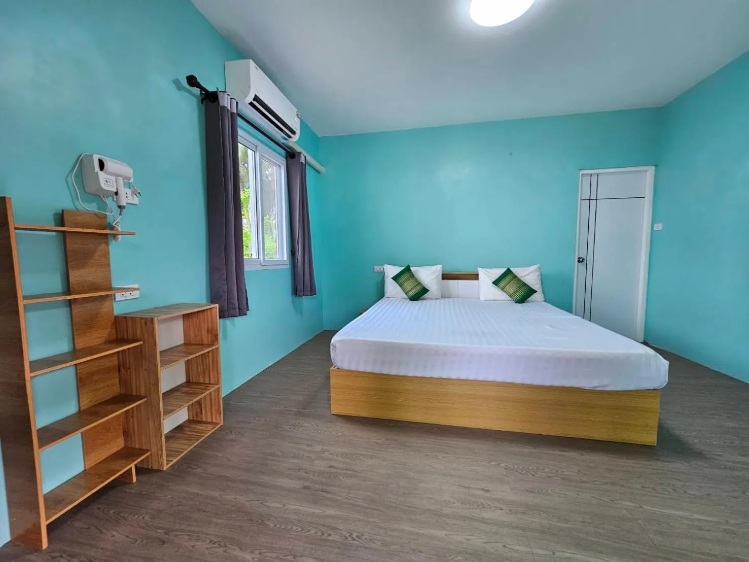 Bed in Koh Ngai Kaimuk Thong Resort