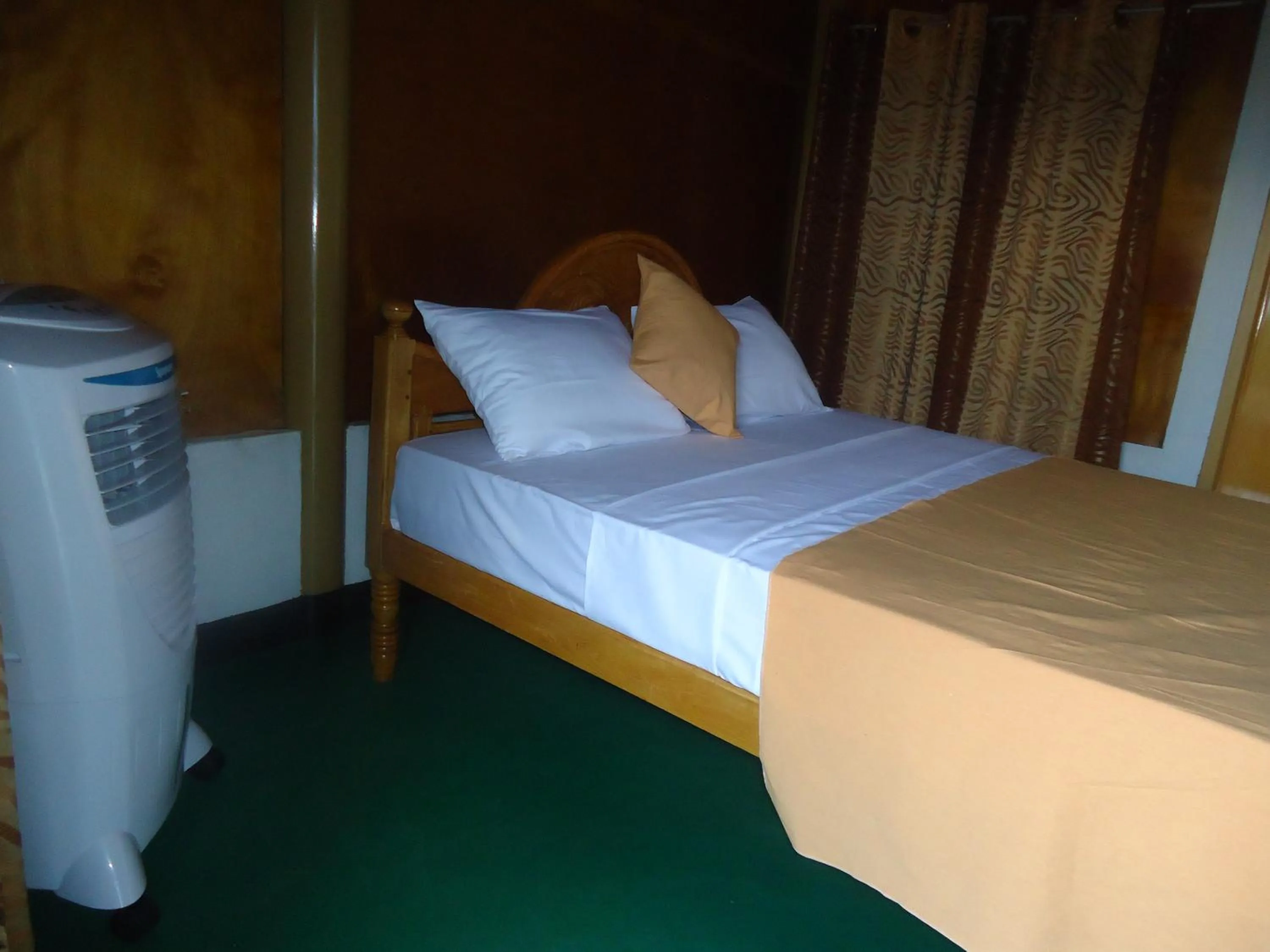 Lake view, Bed in Sunntop Cabana