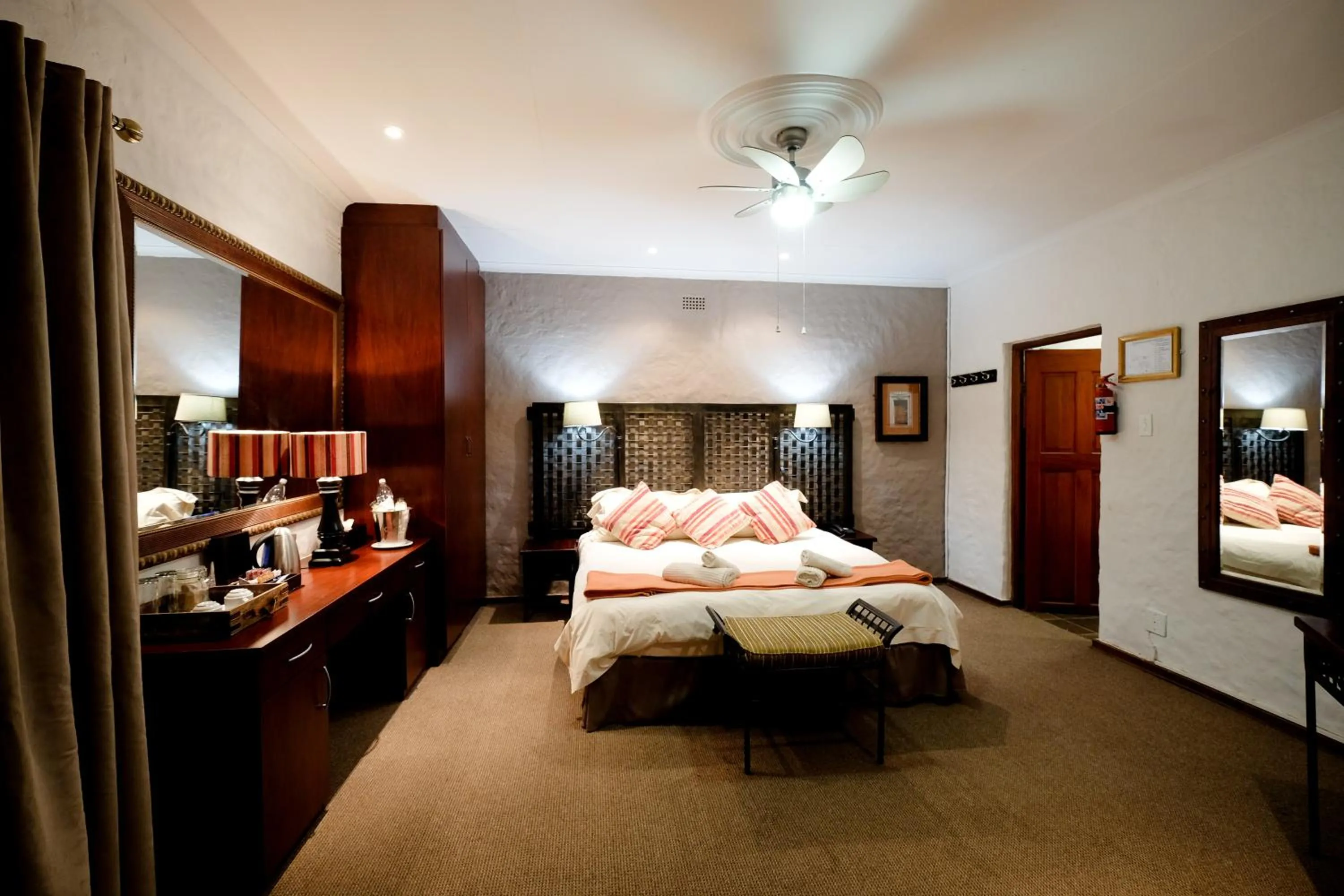 Deluxe Double Room - single occupancy in Oxbow Country Estate