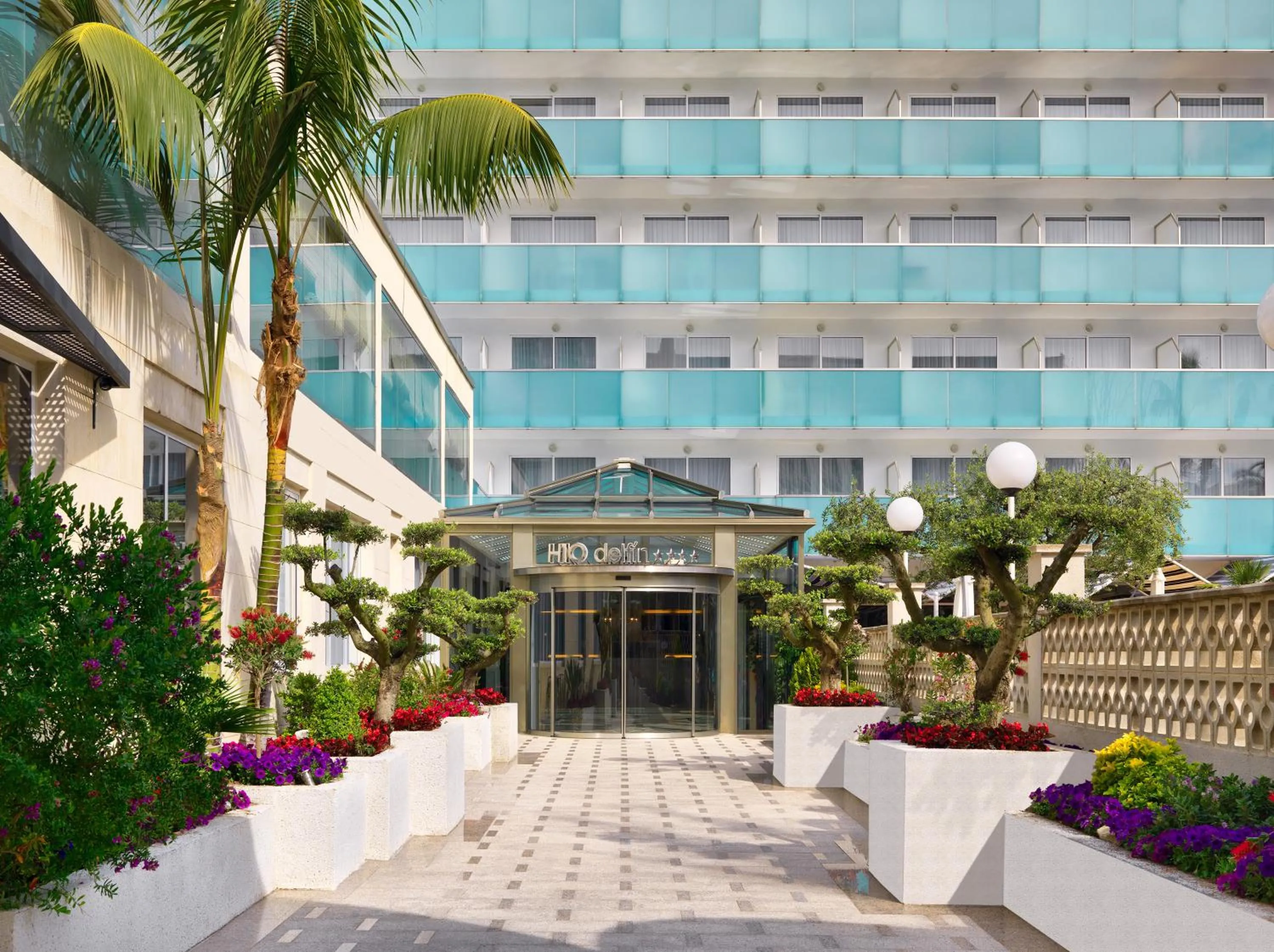 Facade/entrance in H10 Delfín - Adults Only