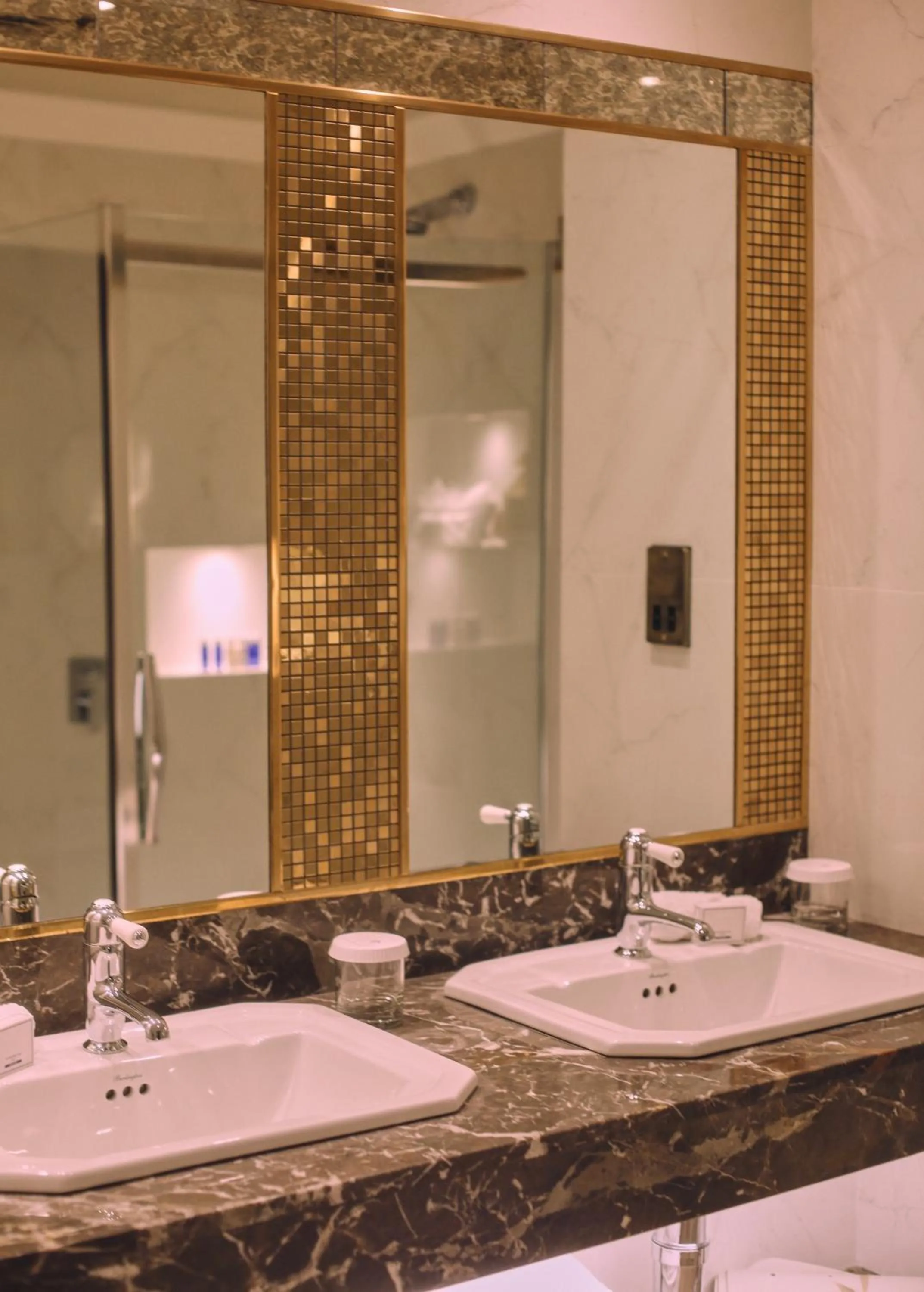 Bathroom in Hayfield Manor