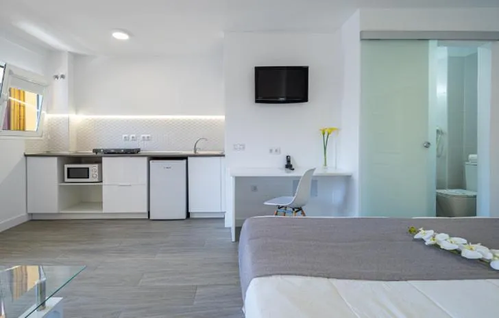 Bathroom, Bed in Skyview Hotel Tenerife