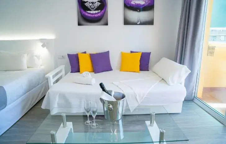 Bed in Skyview Hotel by LIVVO Bed in Skyview Hotel by LIVVO