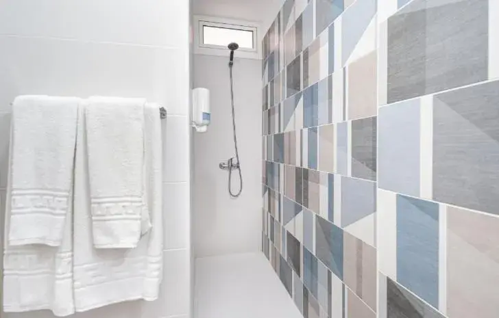 Shower in Skyview Hotel by LIVVO Shower in Skyview Hotel by LIVVO