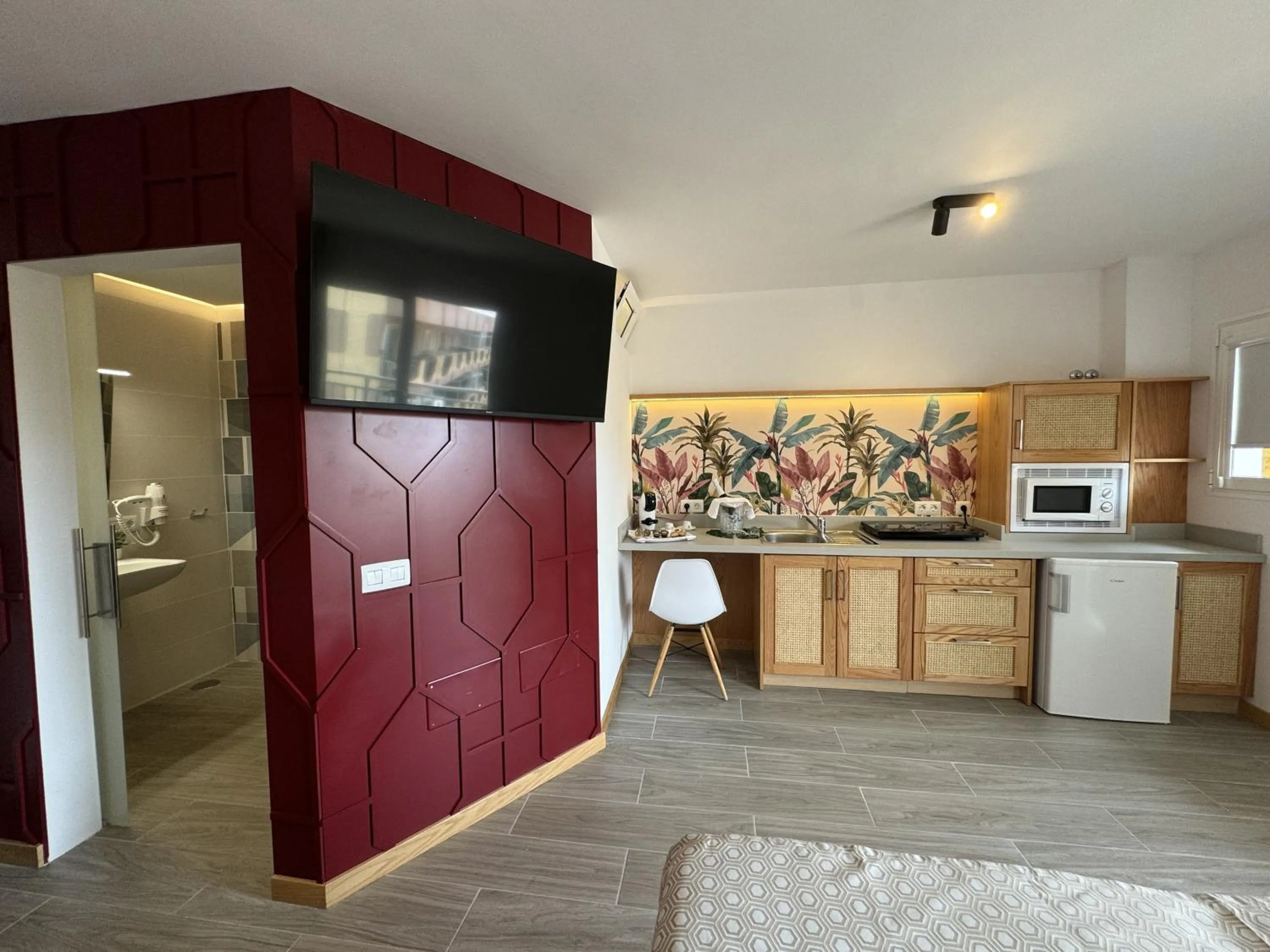 TV and multimedia in Skyview Hotel Tenerife