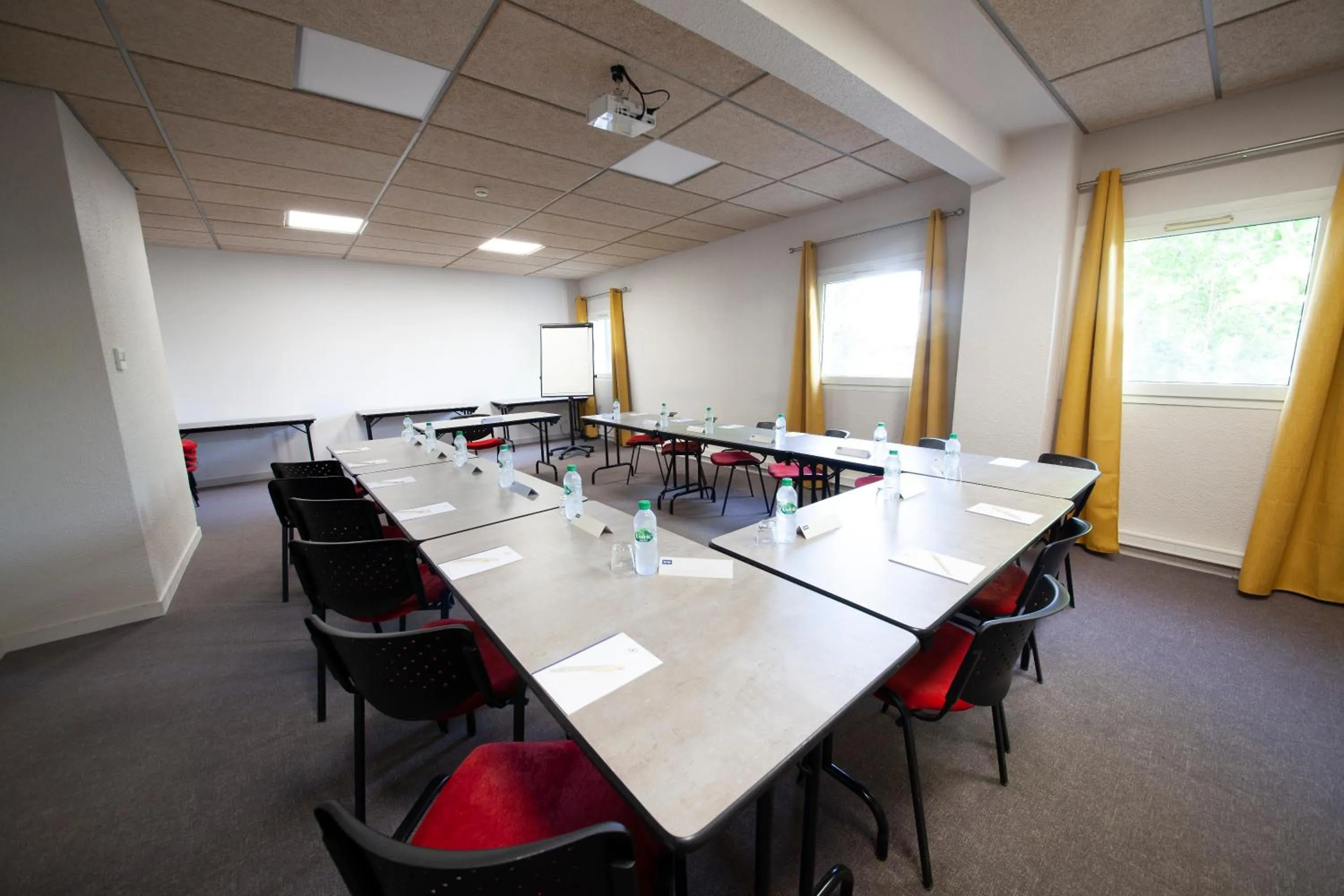 Meeting/conference room in Kyriad Clermont Ferrand Nord - Riom
