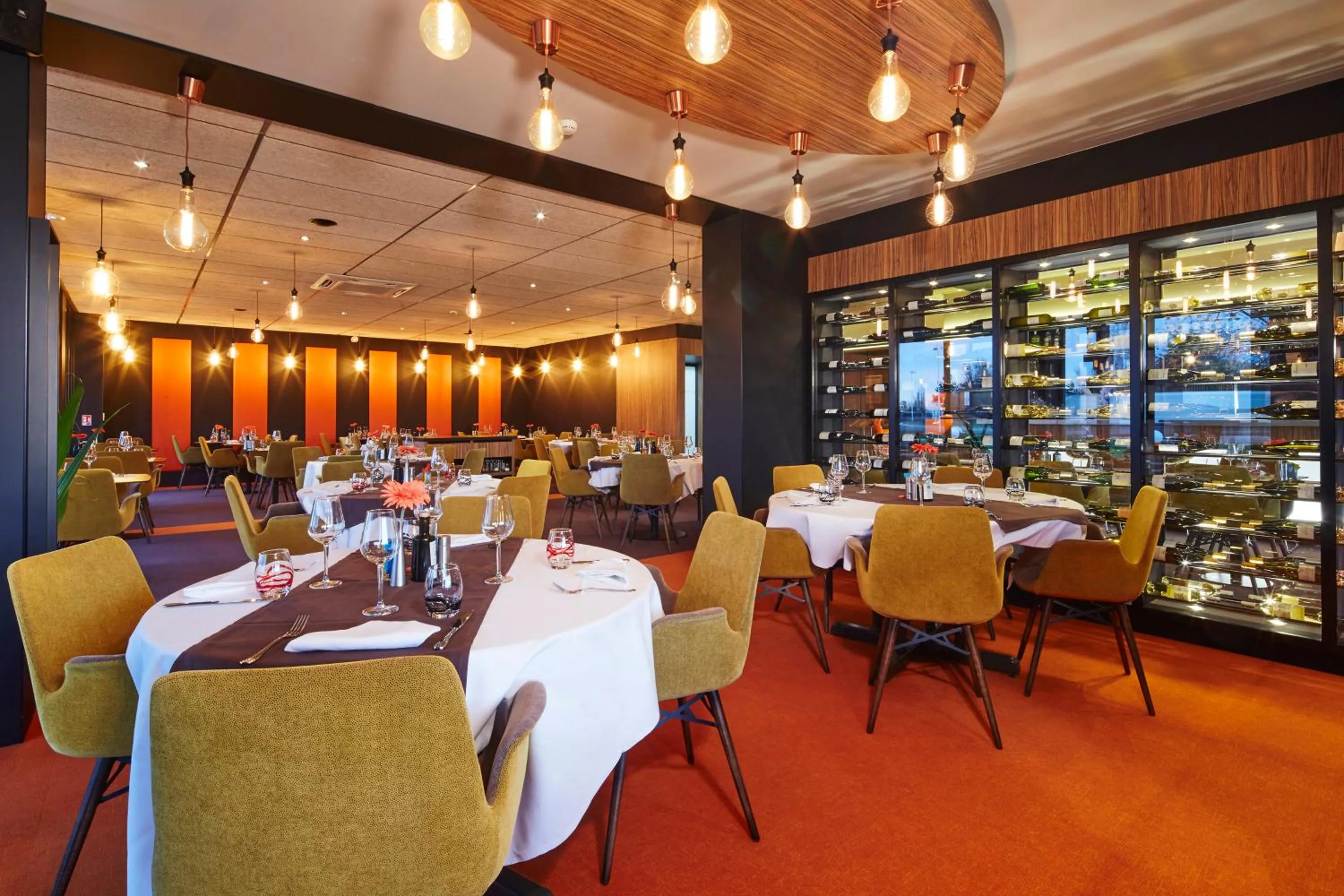 Restaurant/places to eat in Kyriad Clermont Ferrand Nord - Riom