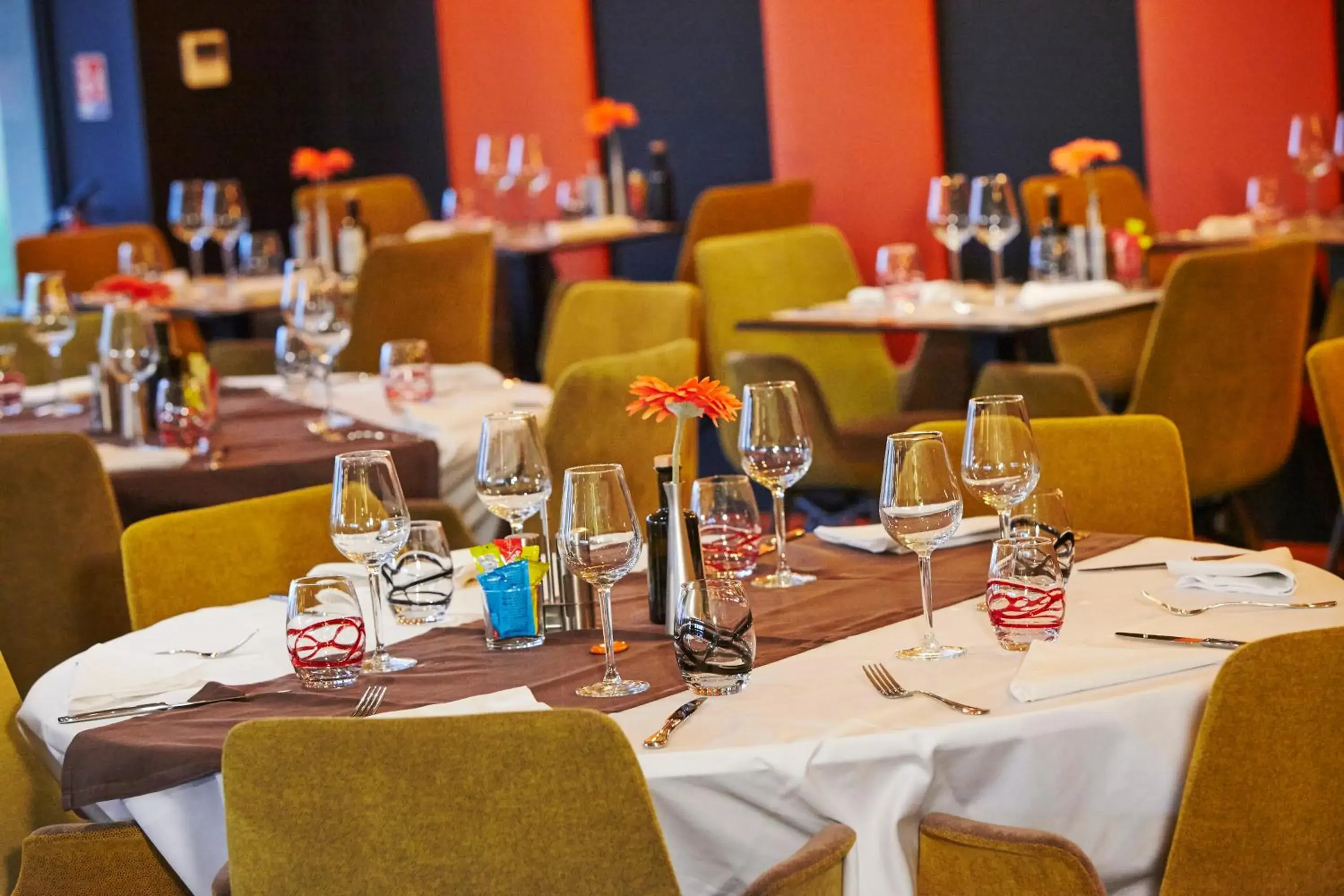 Restaurant/places to eat in Kyriad Clermont Ferrand Nord - Riom Restaurant/places to eat in Kyriad Clermont Ferrand Nord - Riom