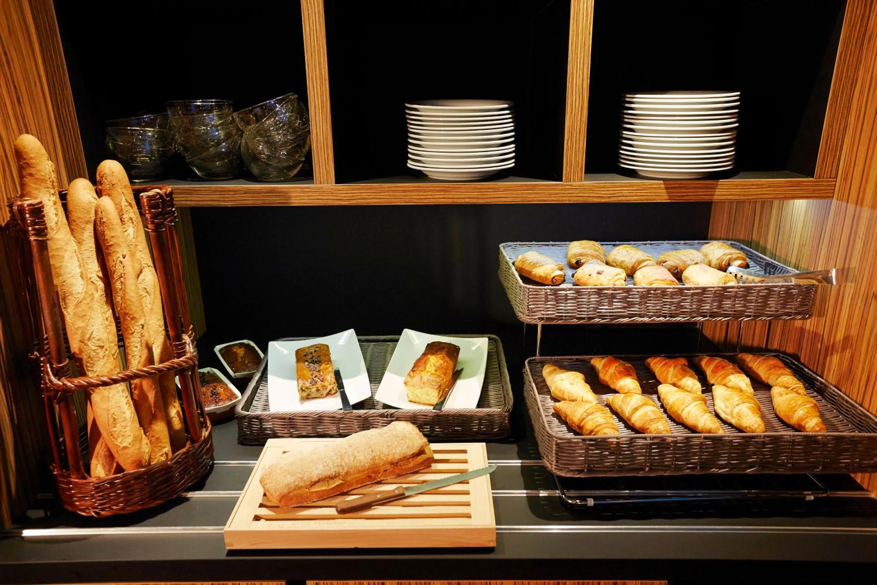 Breakfast in Kyriad Clermont Ferrand Nord - Riom