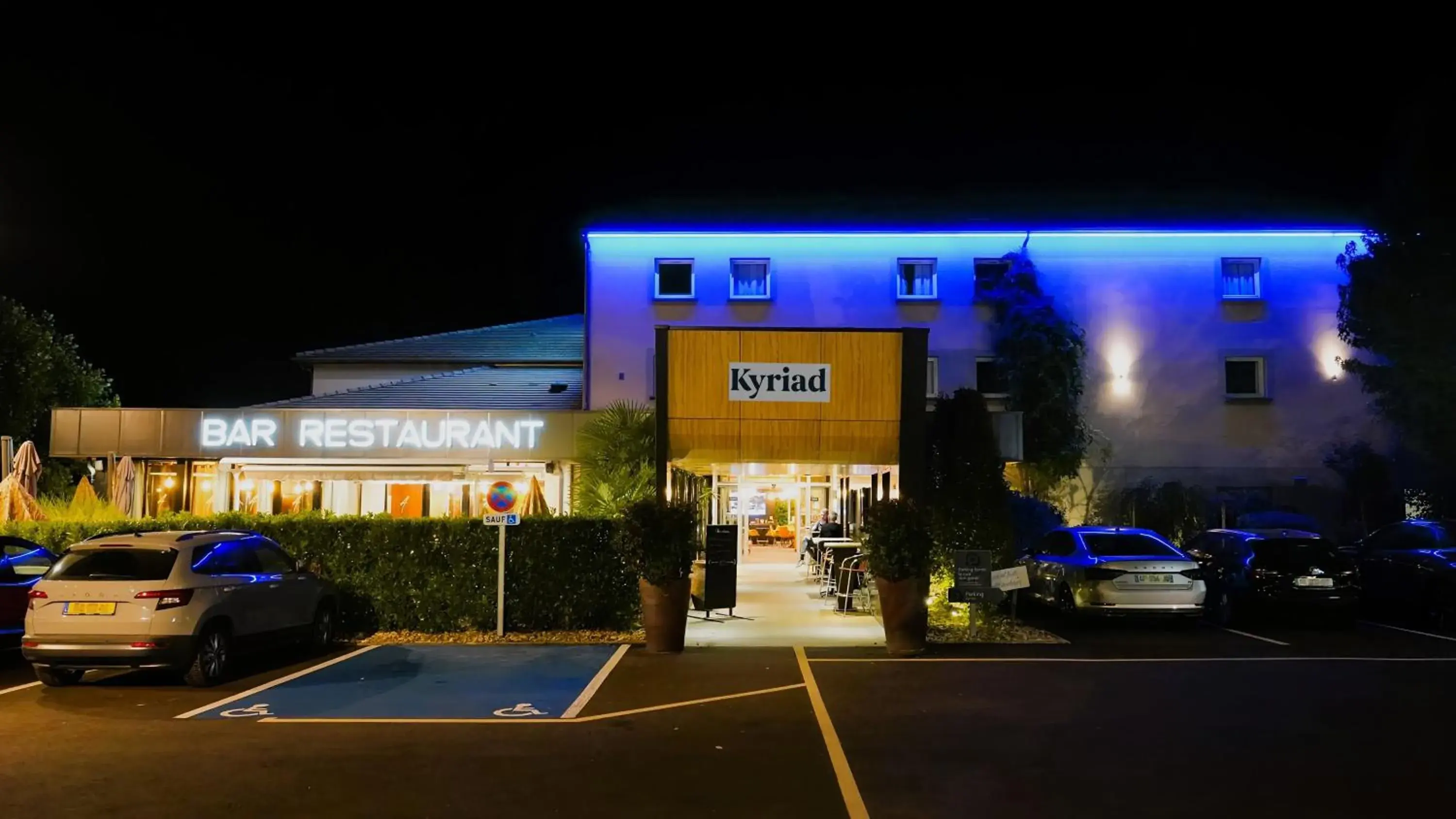 Property building in Kyriad Clermont Ferrand Nord - Riom Property building in Kyriad Clermont Ferrand Nord - Riom