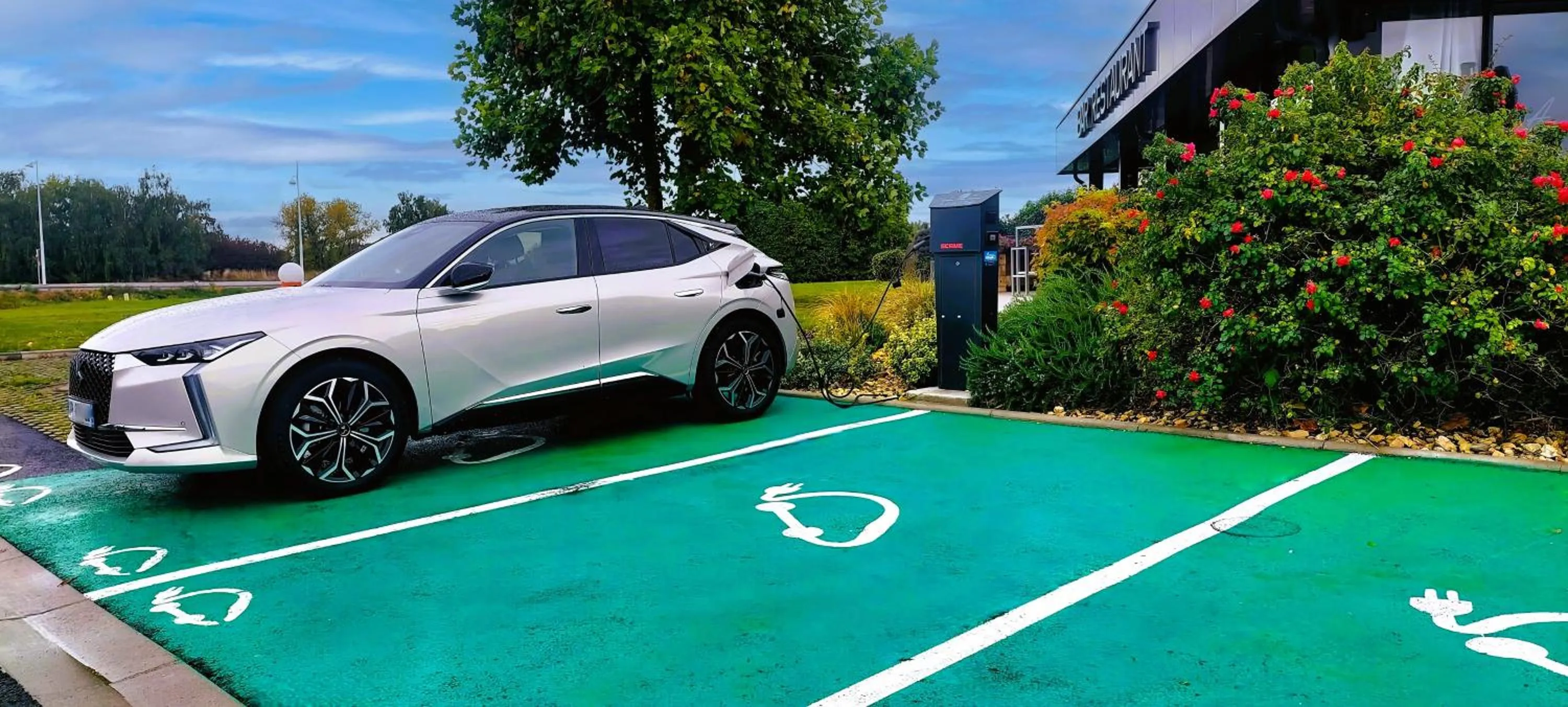 Parking in Kyriad Clermont Ferrand Nord - Riom