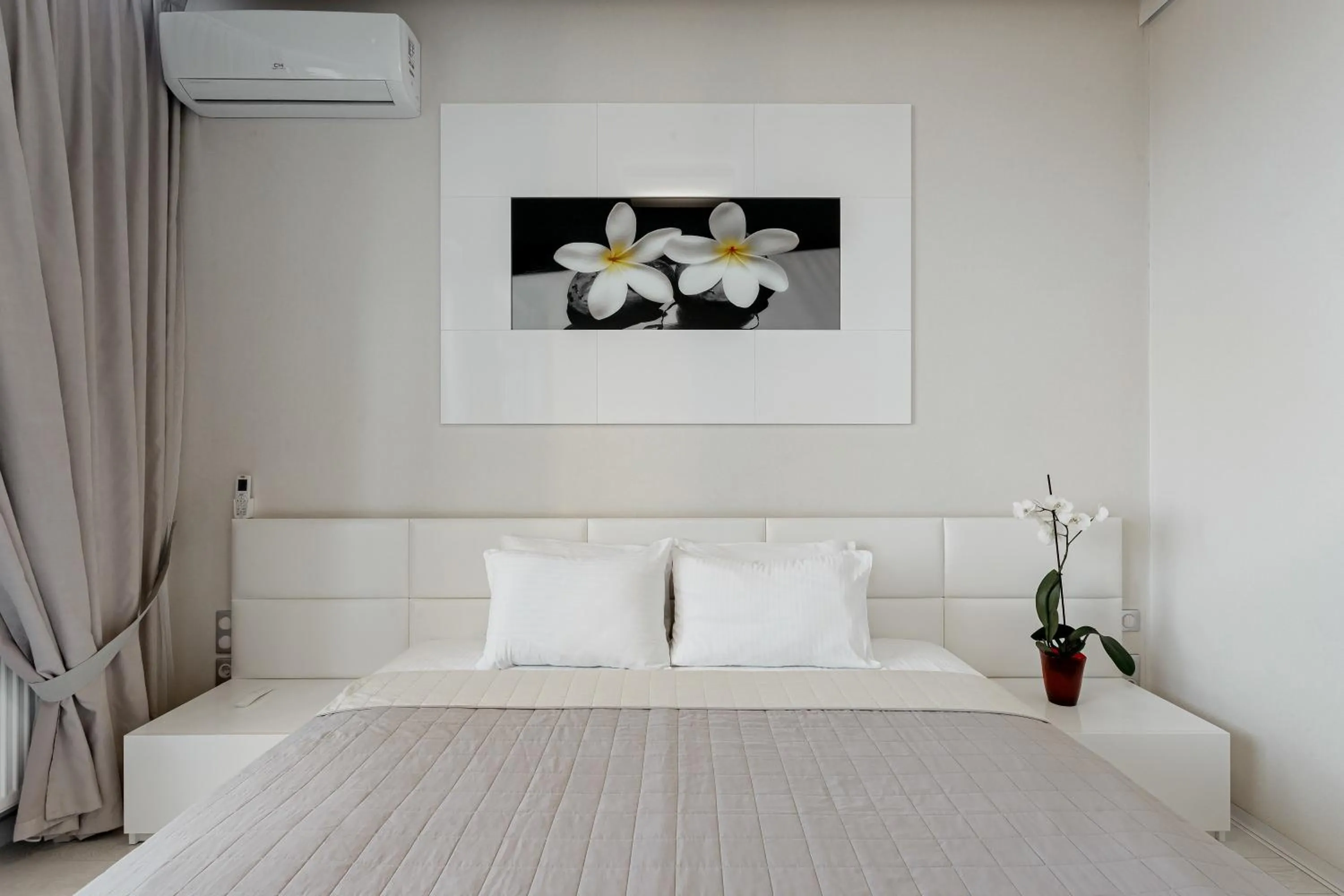Bedroom, Bed in Odessa Pearl Apart Arcadia