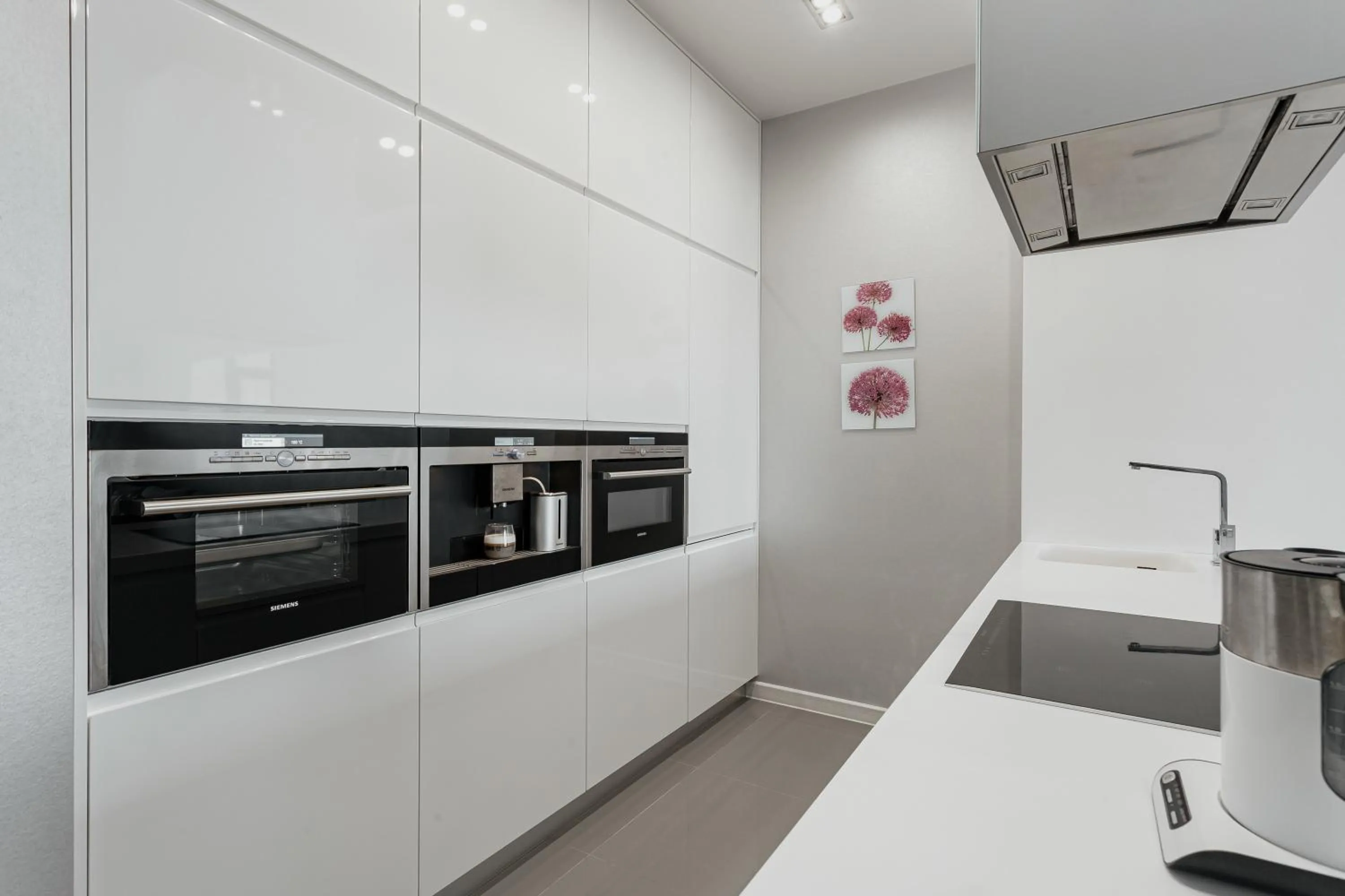 Kitchen or kitchenette in Odessa Pearl Apart Arcadia