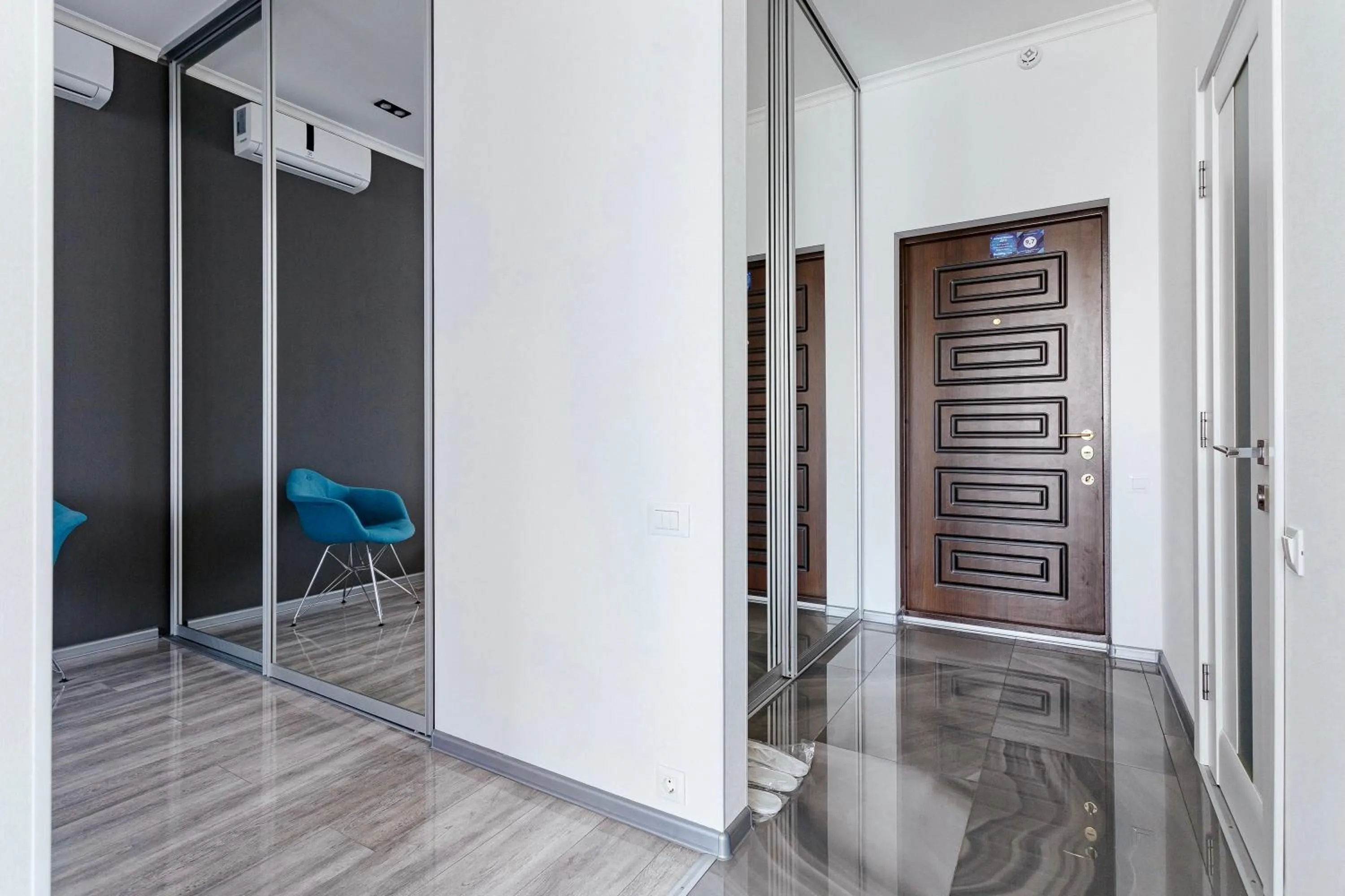 Facade/entrance in Odessa Pearl Apart Arcadia