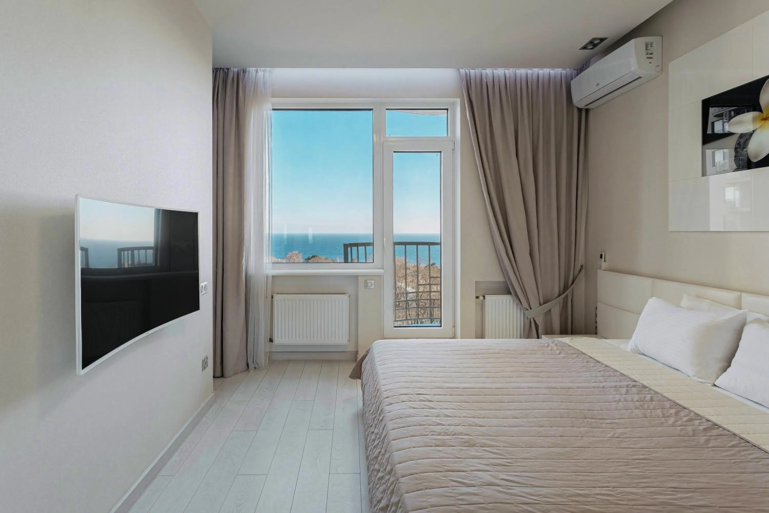 Bedroom, Bed in Odessa Pearl Apart Arcadia