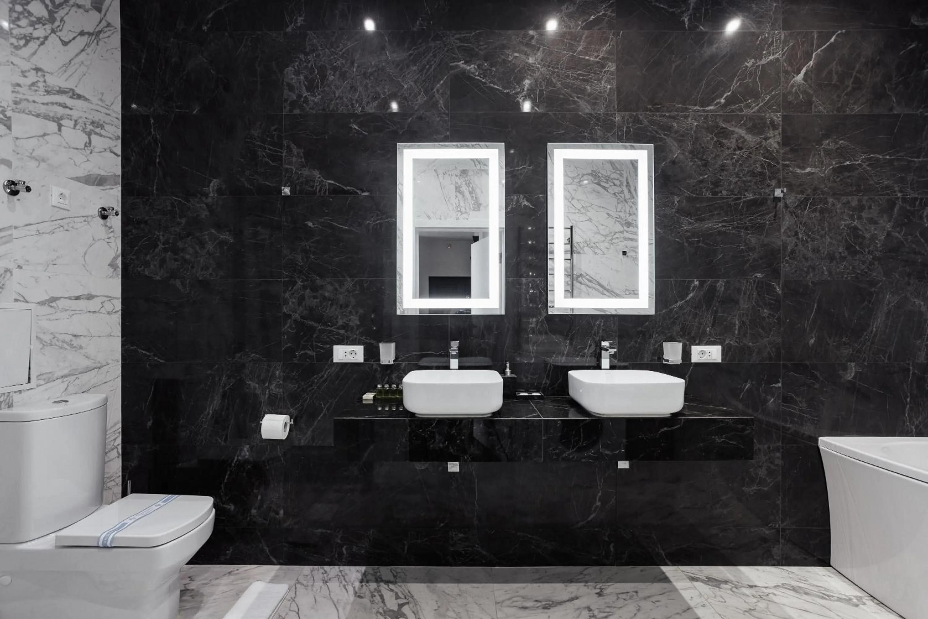 Bathroom in Odessa Pearl Apart Arcadia