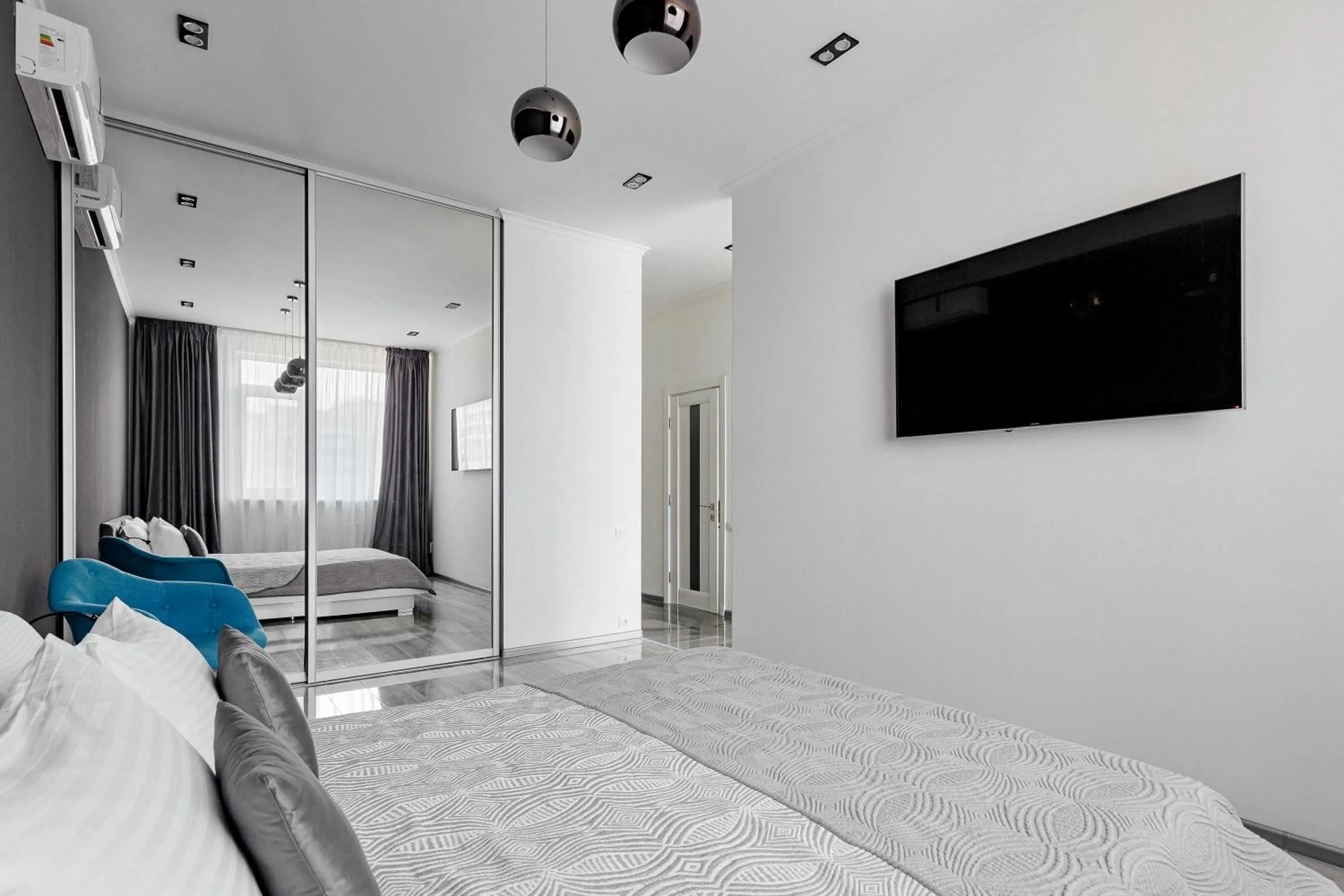 Bedroom, Bed in Odessa Pearl Apart Arcadia