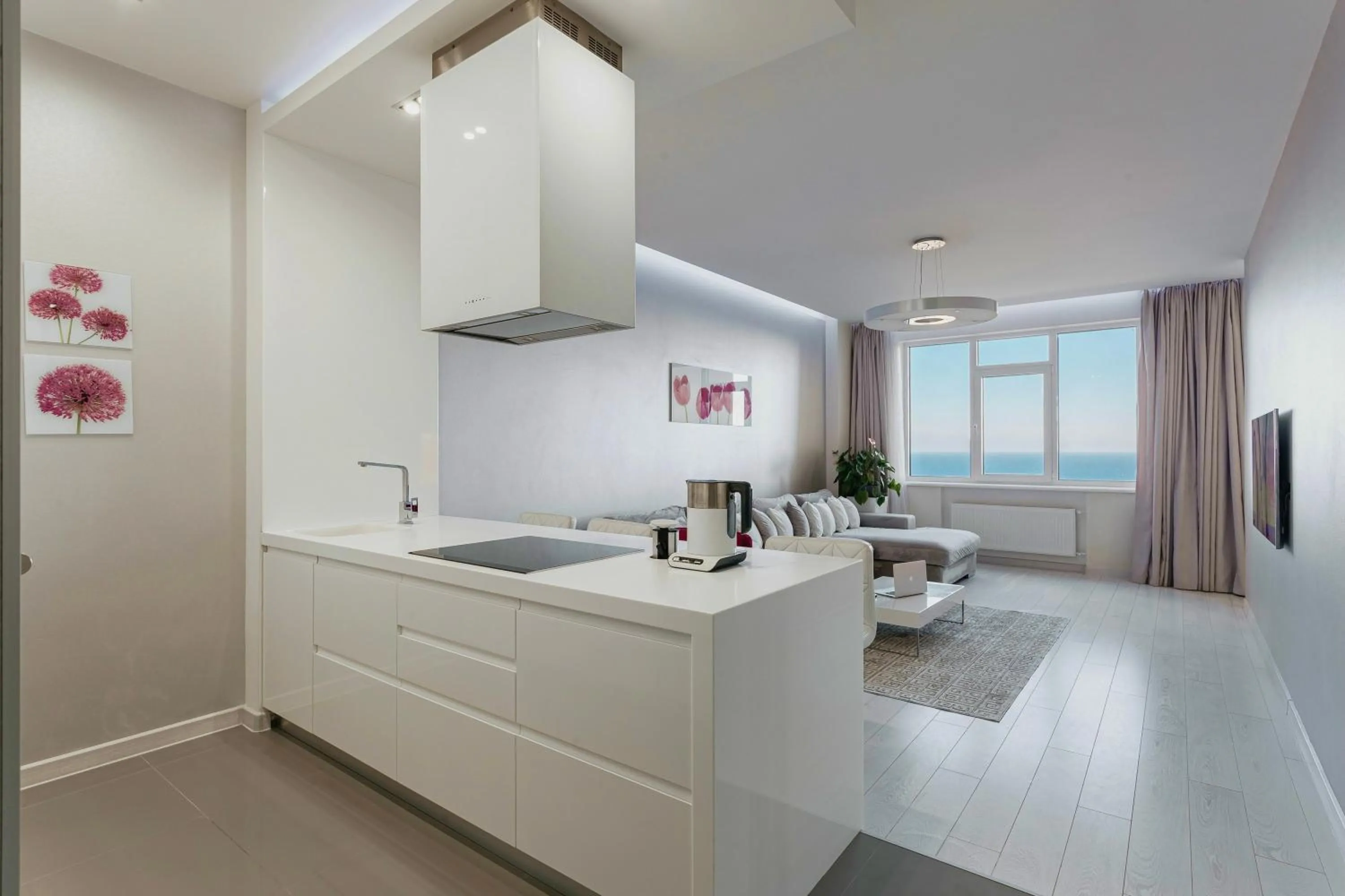 Kitchen or kitchenette in Odessa Pearl Apart Arcadia
