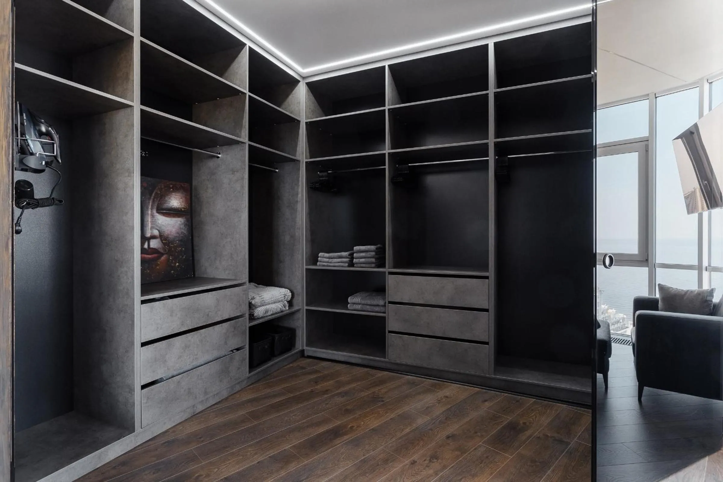 wardrobe in Odessa Pearl Apart Arcadia