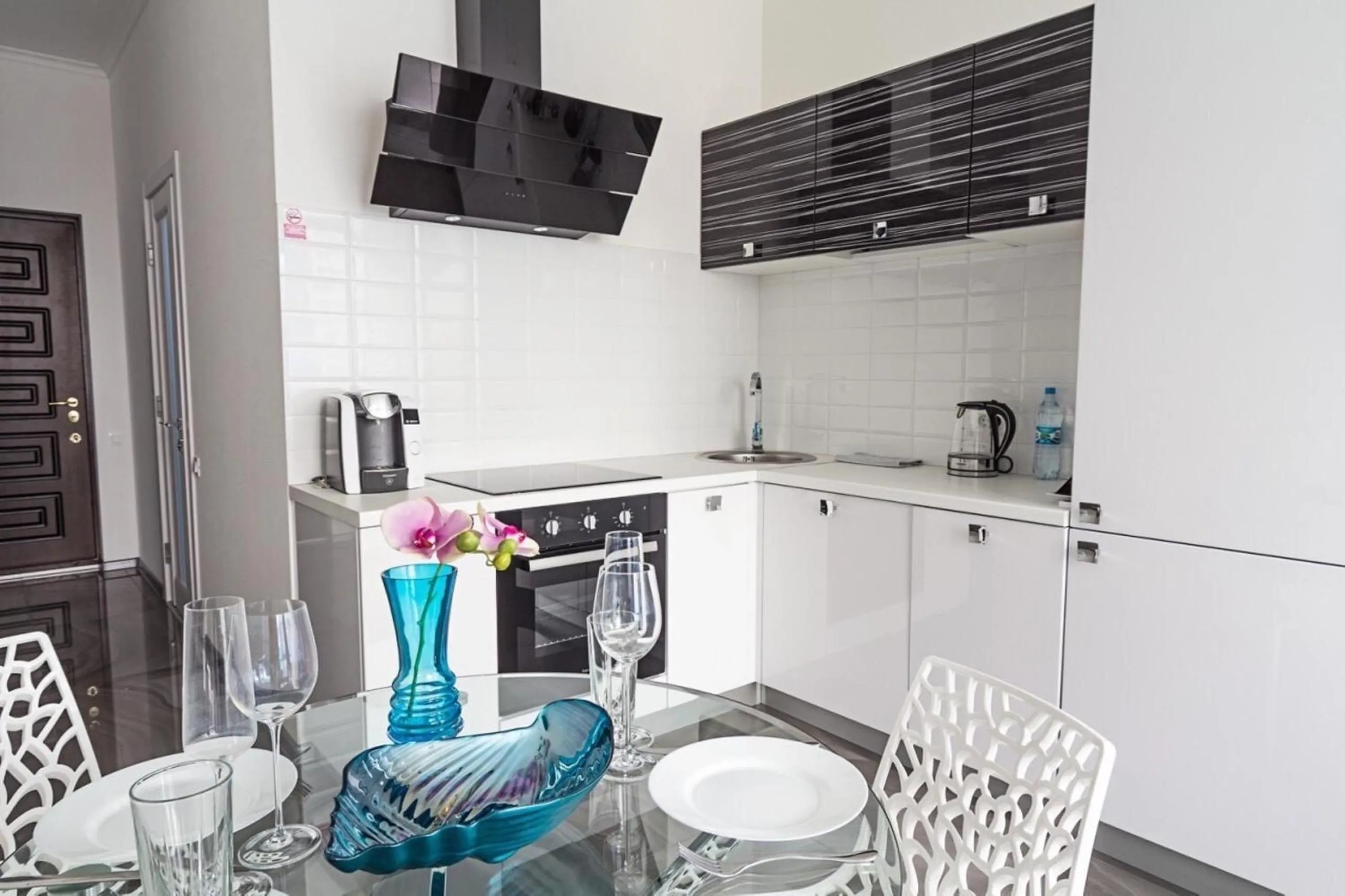 Kitchen or kitchenette in Odessa Pearl Apart Arcadia