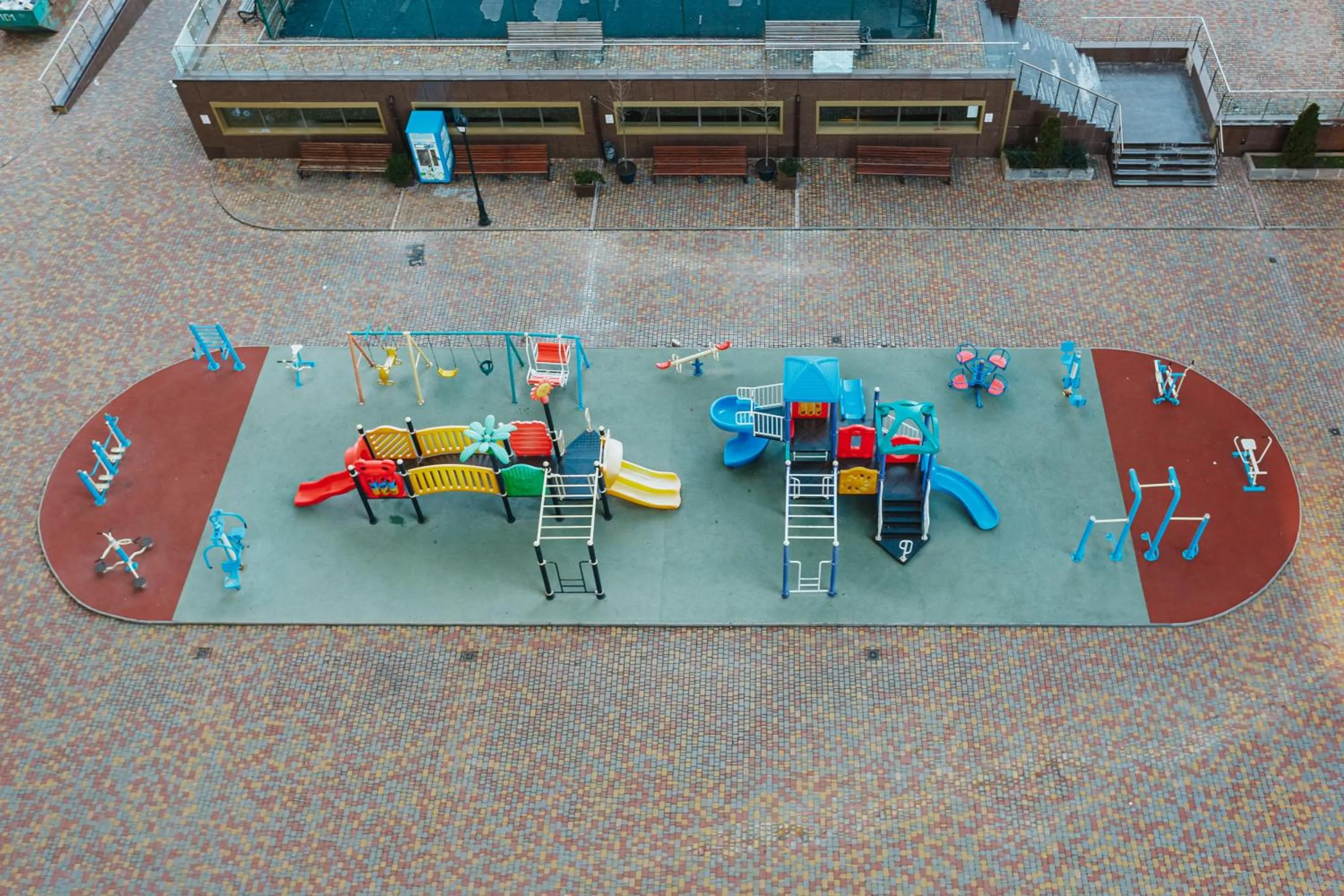 Inner courtyard view in Odessa Pearl Apart Arcadia