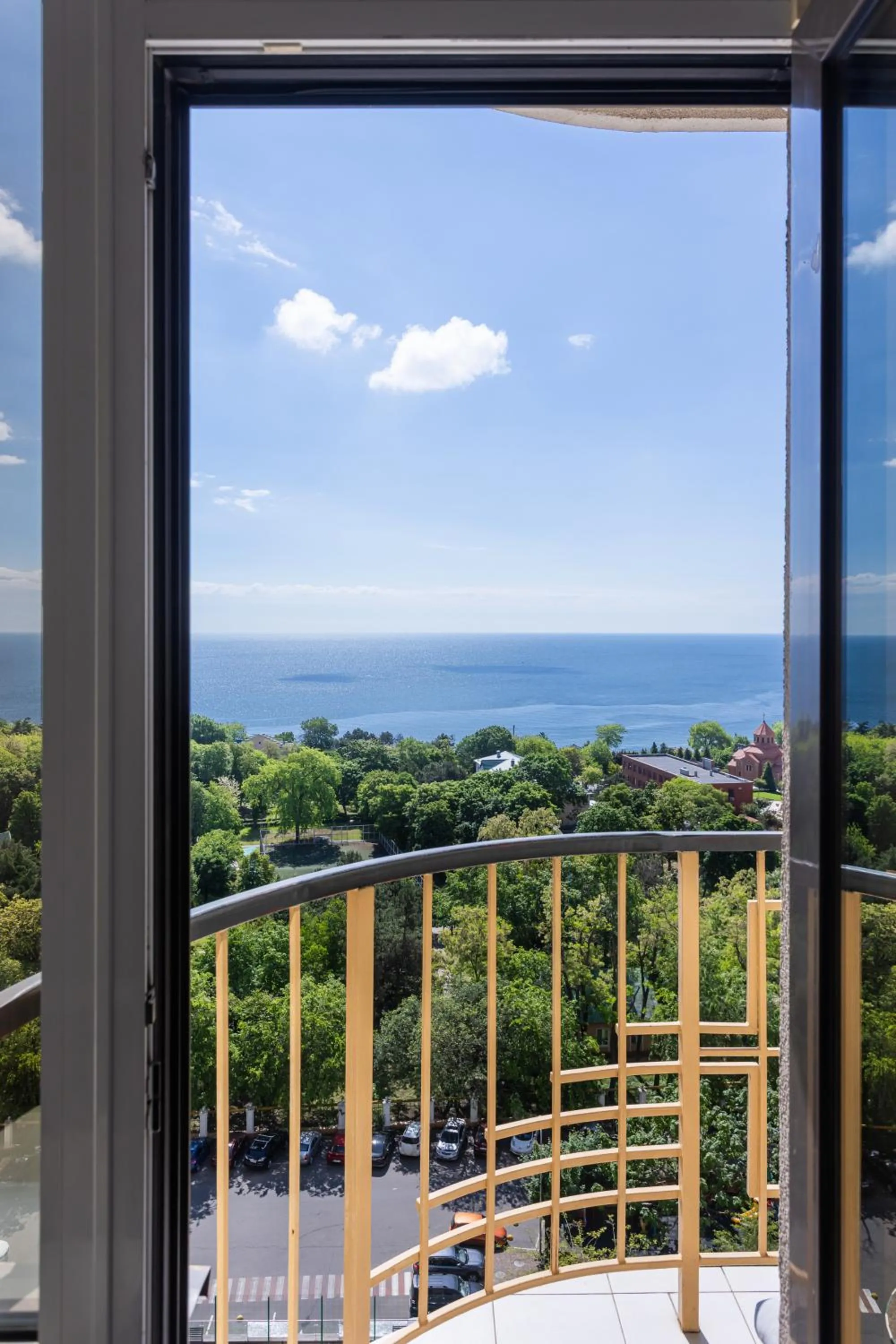 Odessa Pearl Apart Arcadia