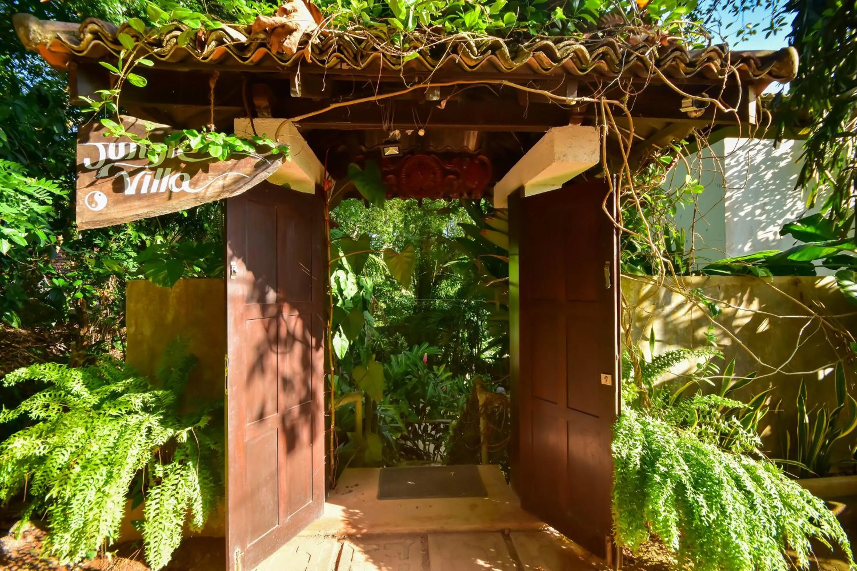 Spring in Jungle Villa - Induruwa