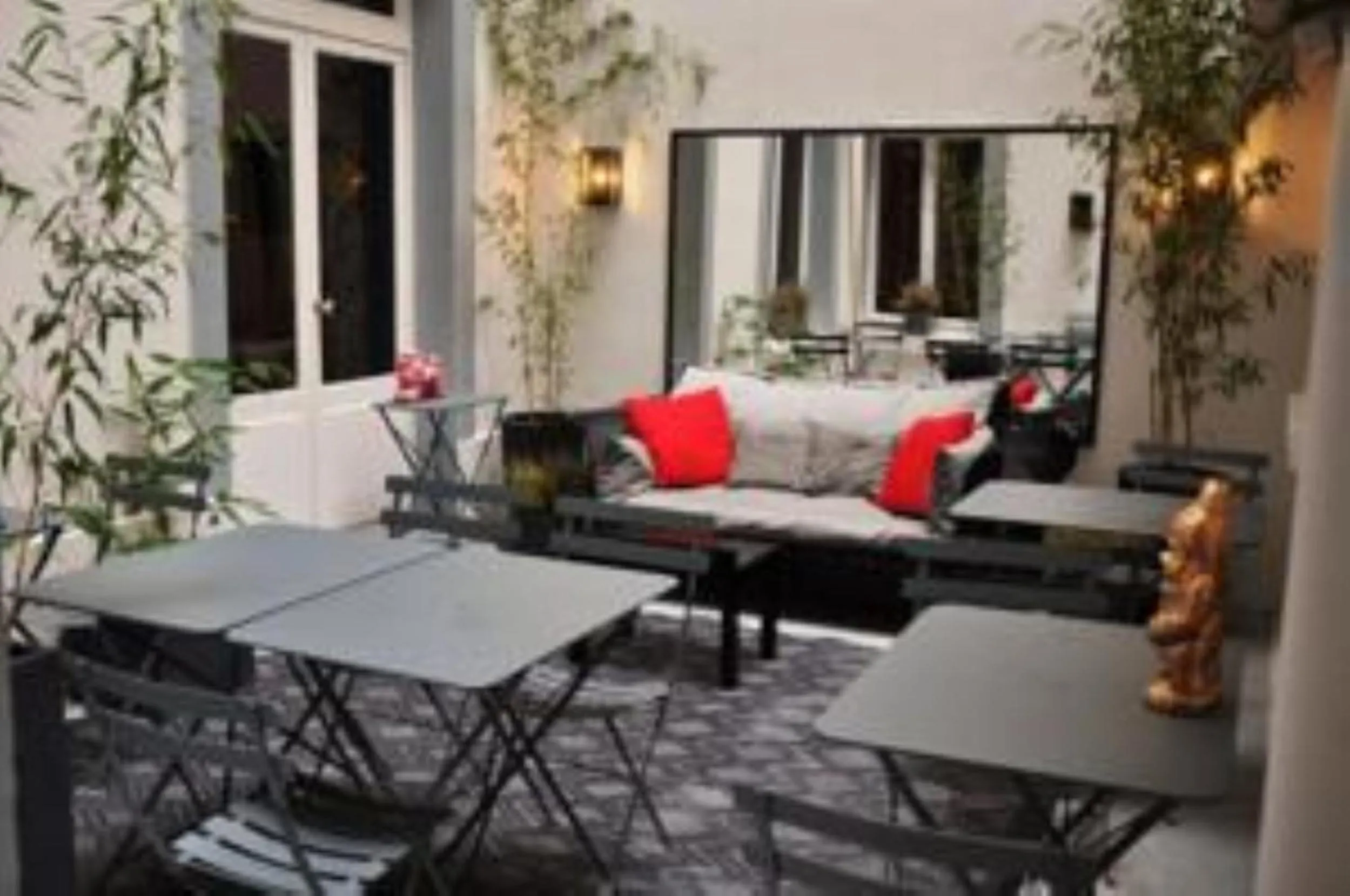 Lounge or bar in Alba Opéra Hôtel