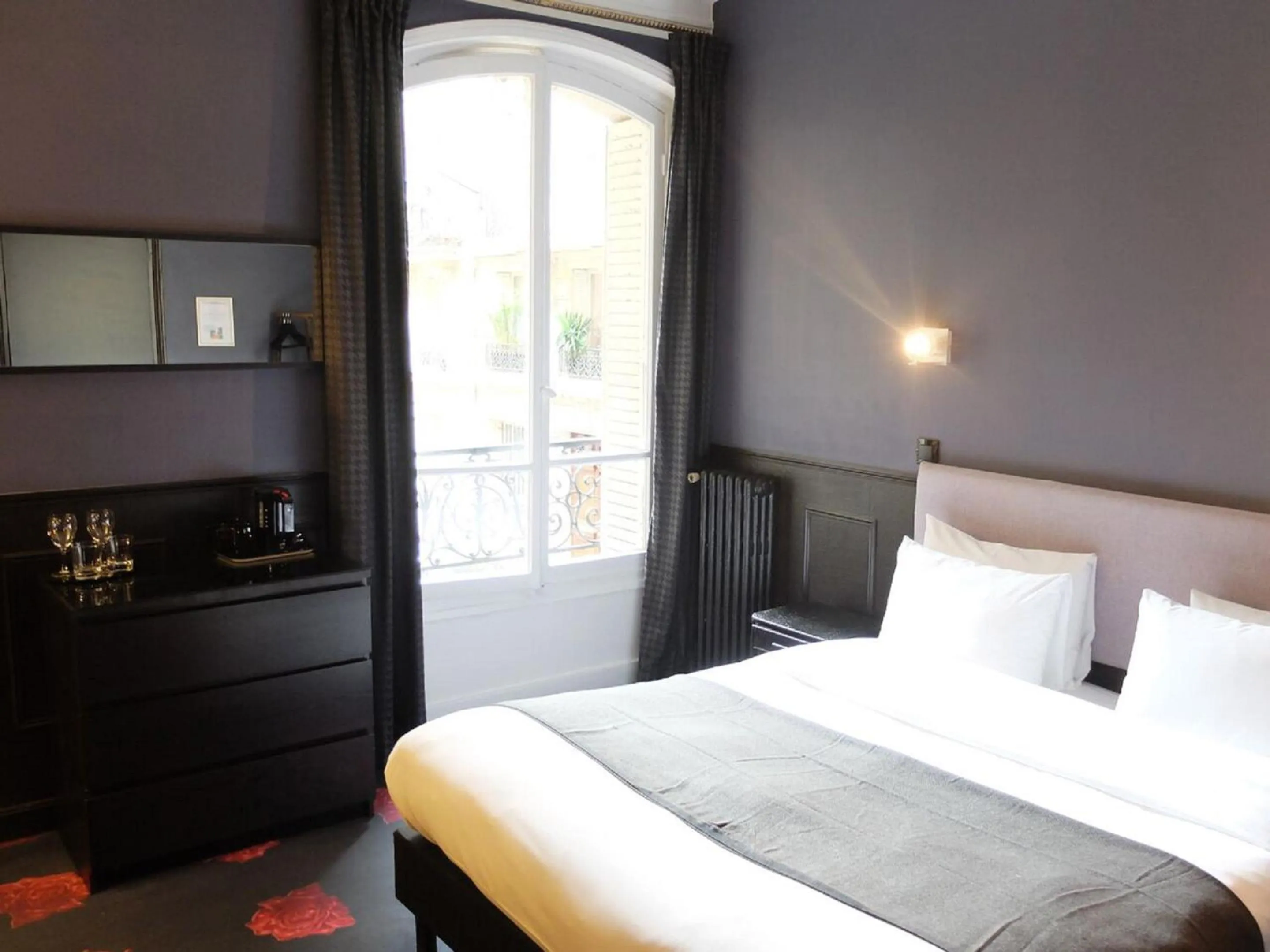 Bed in Alba Opéra Hôtel