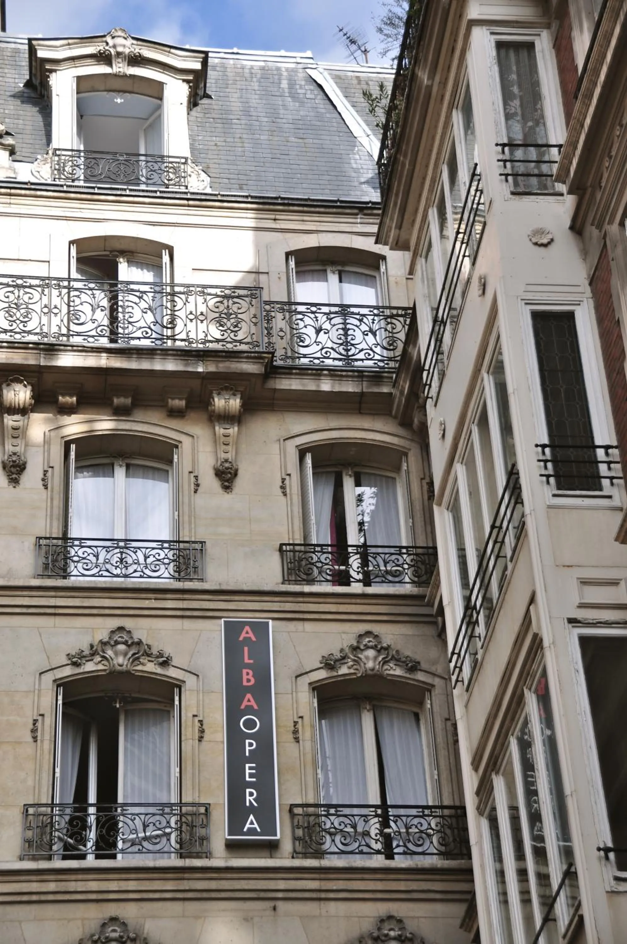 Facade/entrance in Alba Opéra Hôtel