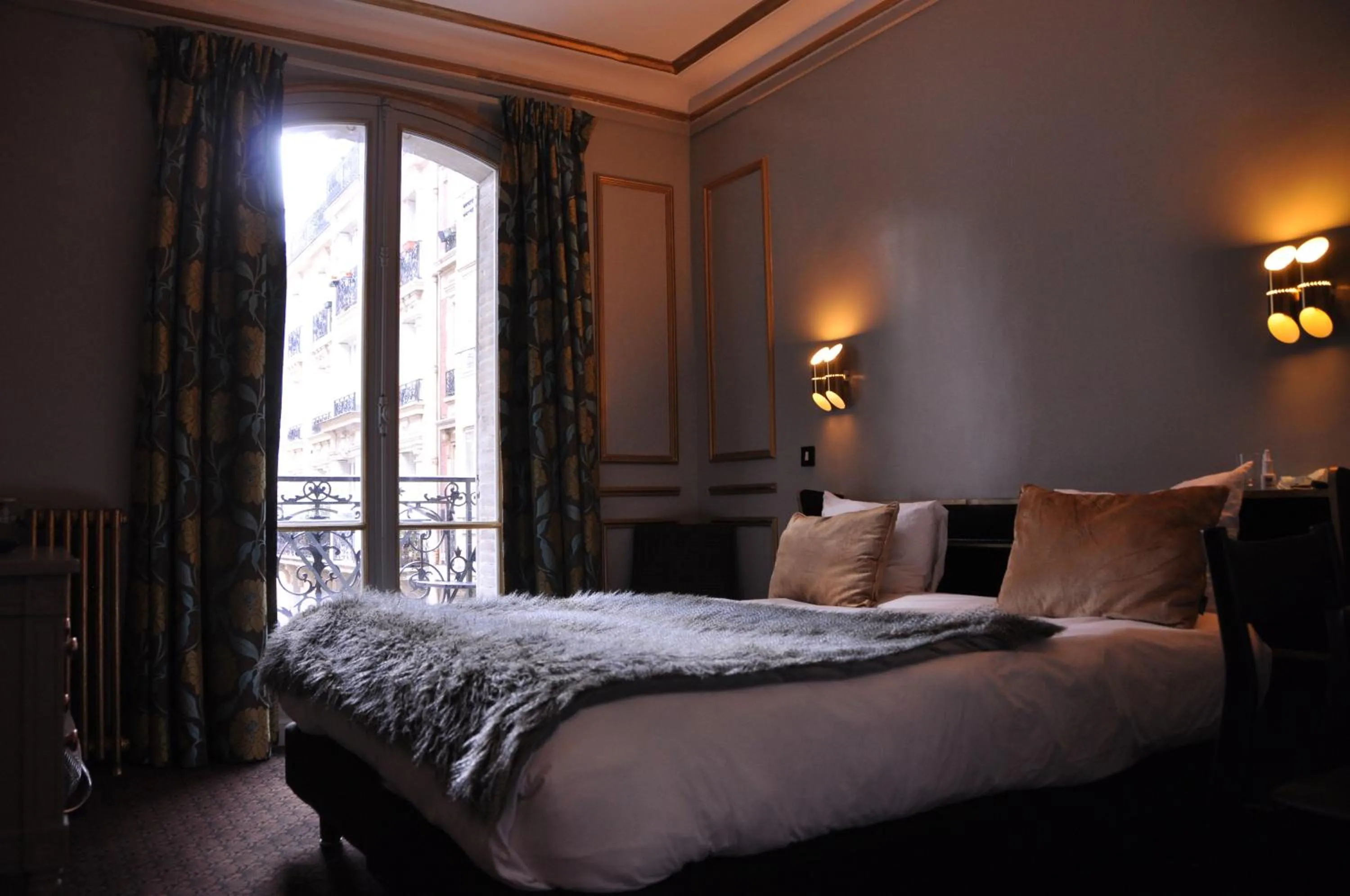 Bed in Alba Opéra Hôtel