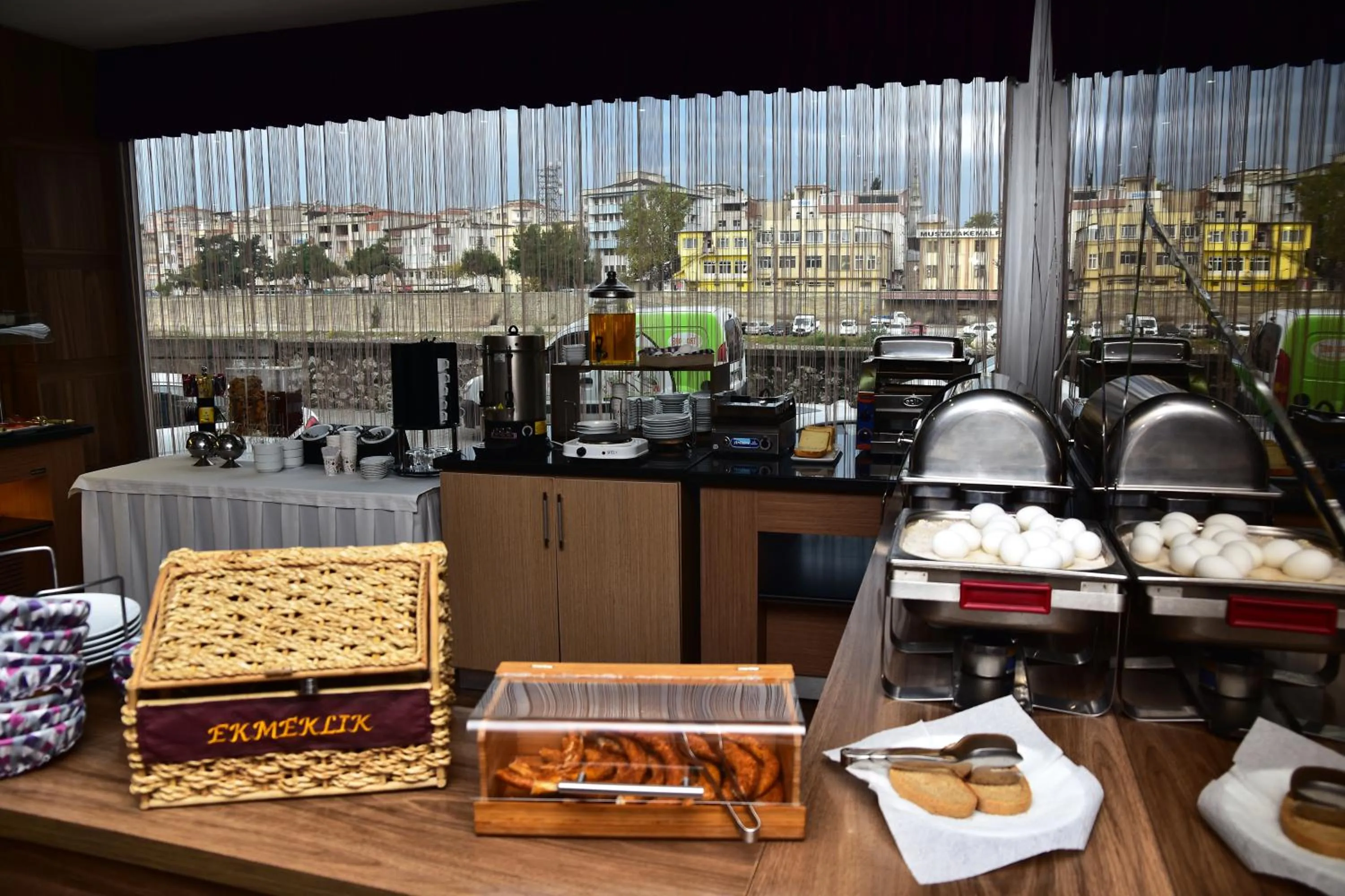 Restaurant/places to eat in Hande Hotel