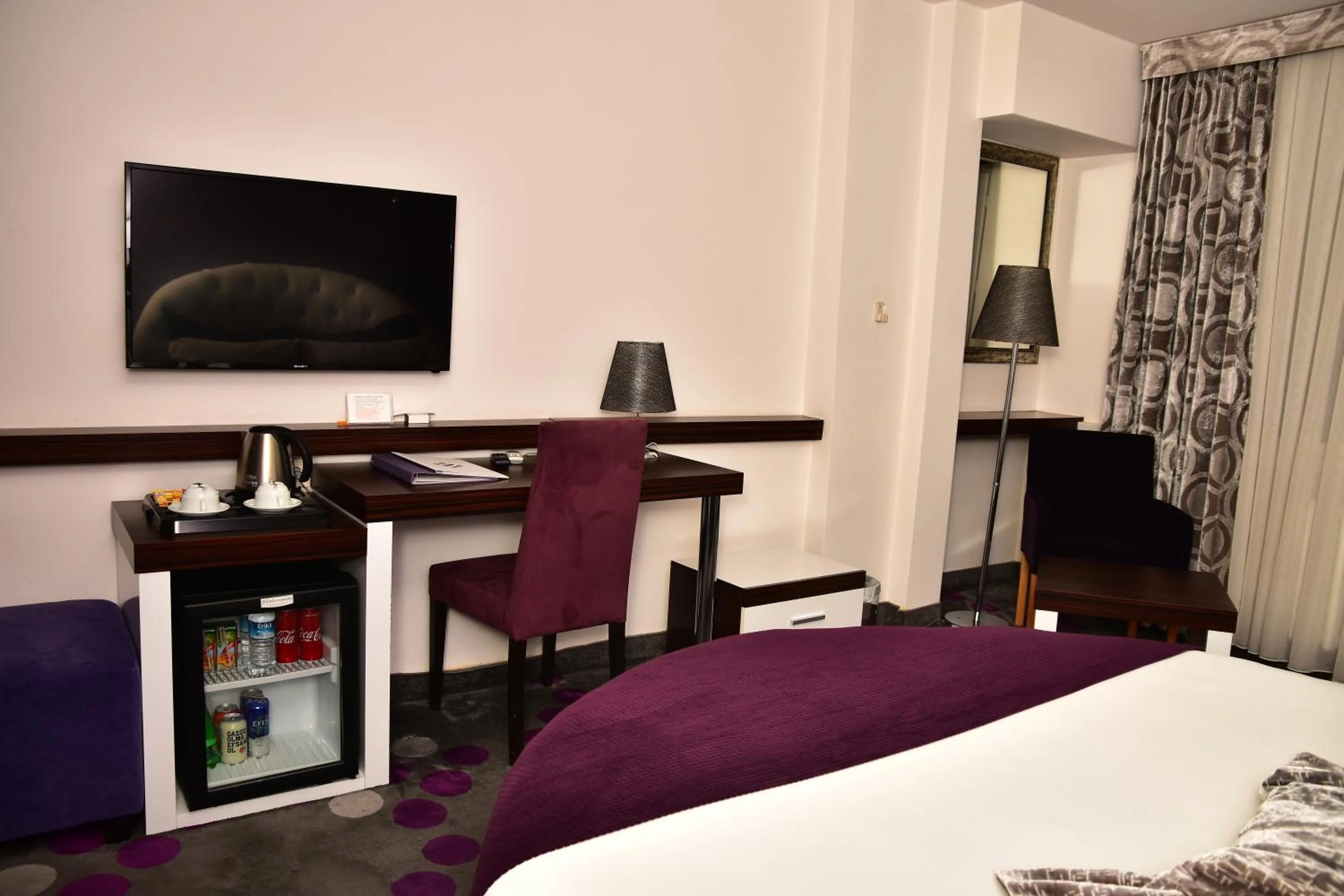 Shower, Bed in Hande Hotel