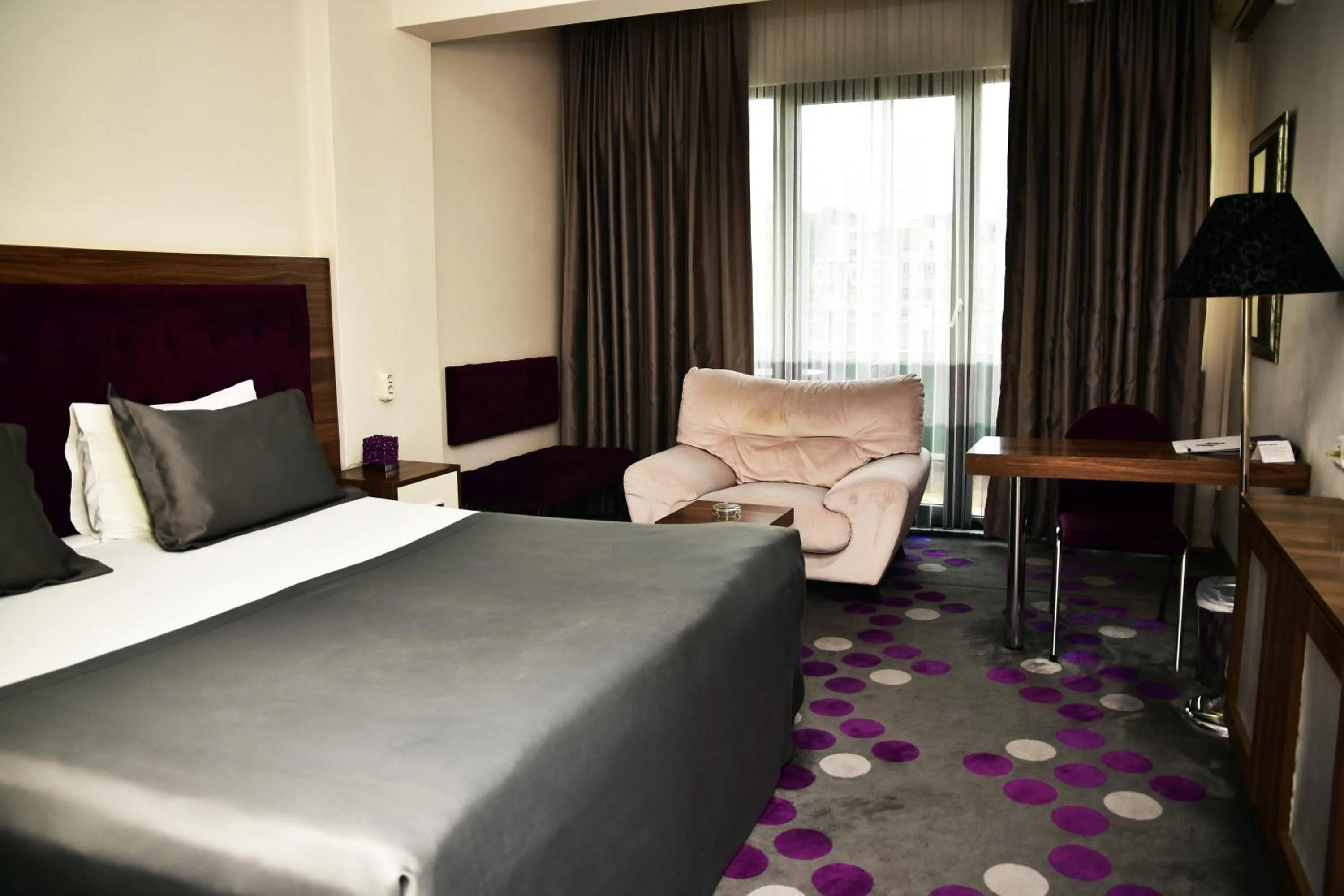 Shower, Bed in Hande Hotel