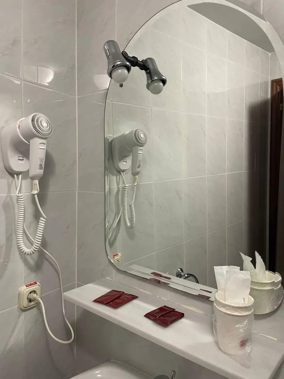Bathroom in Pensión Capital de Galicia